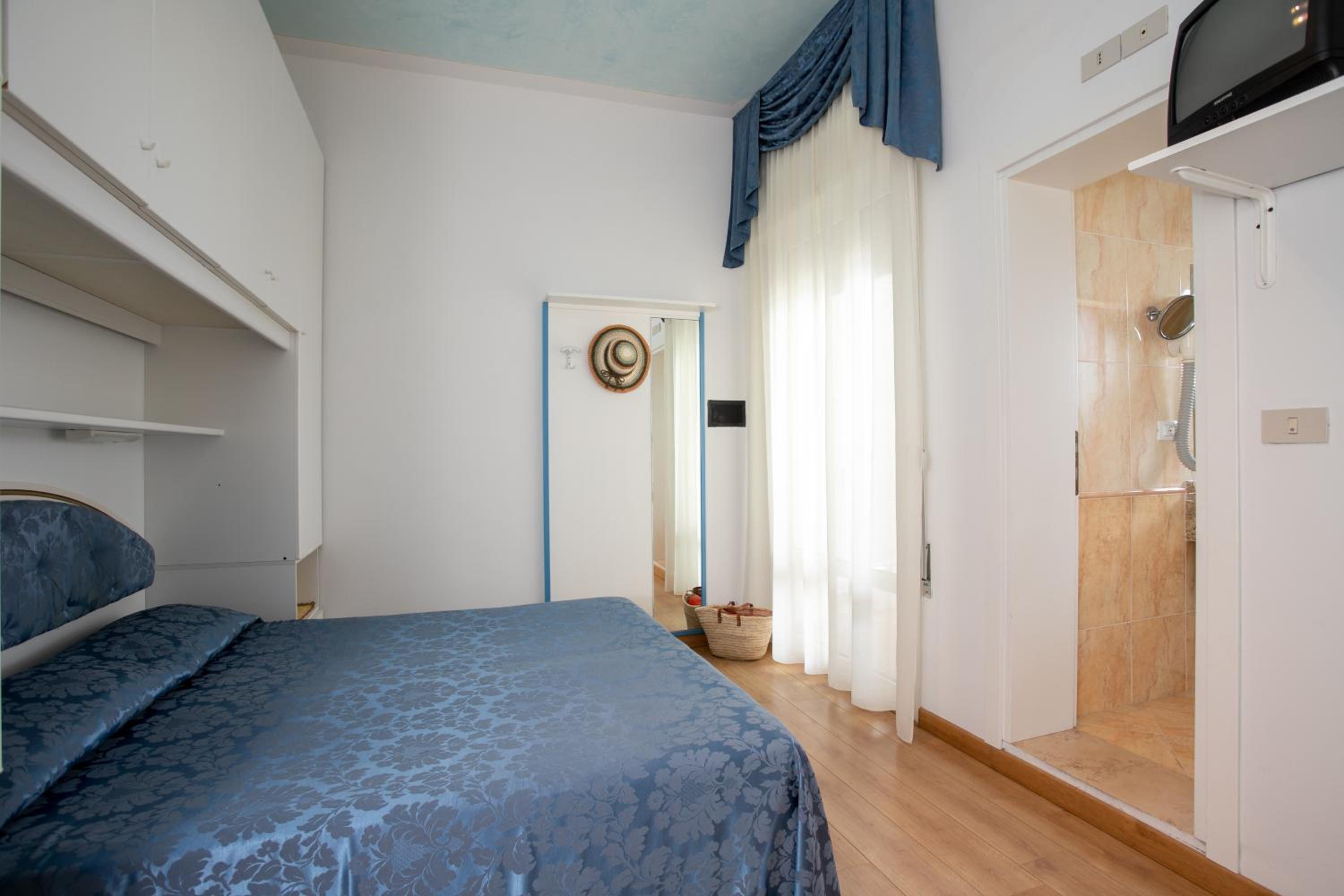 Triple Room with Sea View