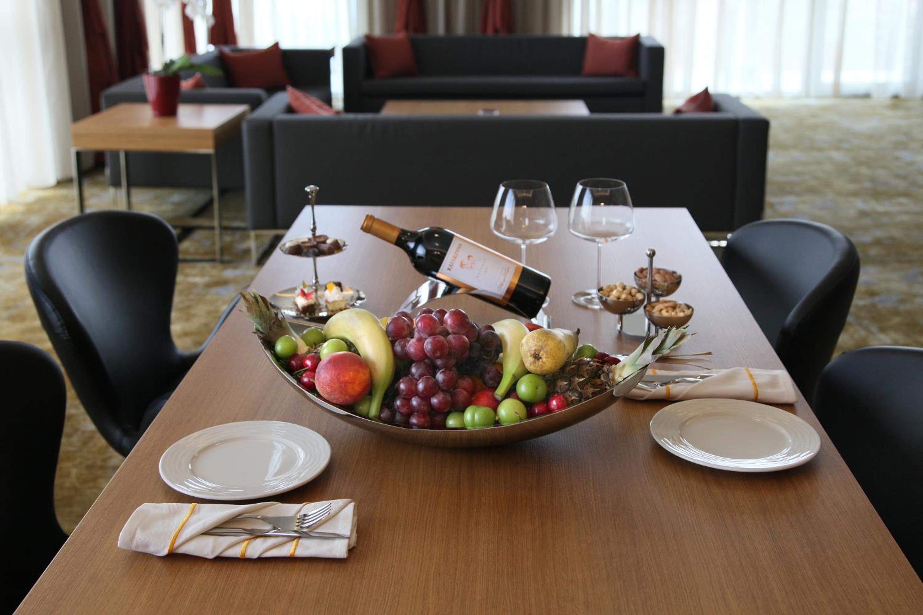 Deluxe King Suite