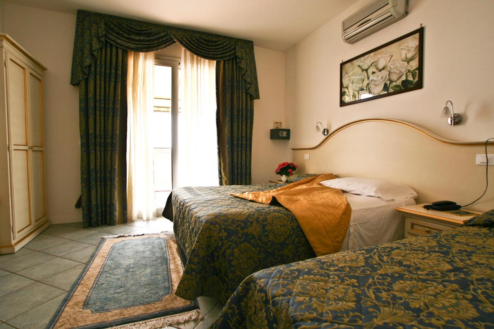 Superior Triple Room with Sea View photo 2