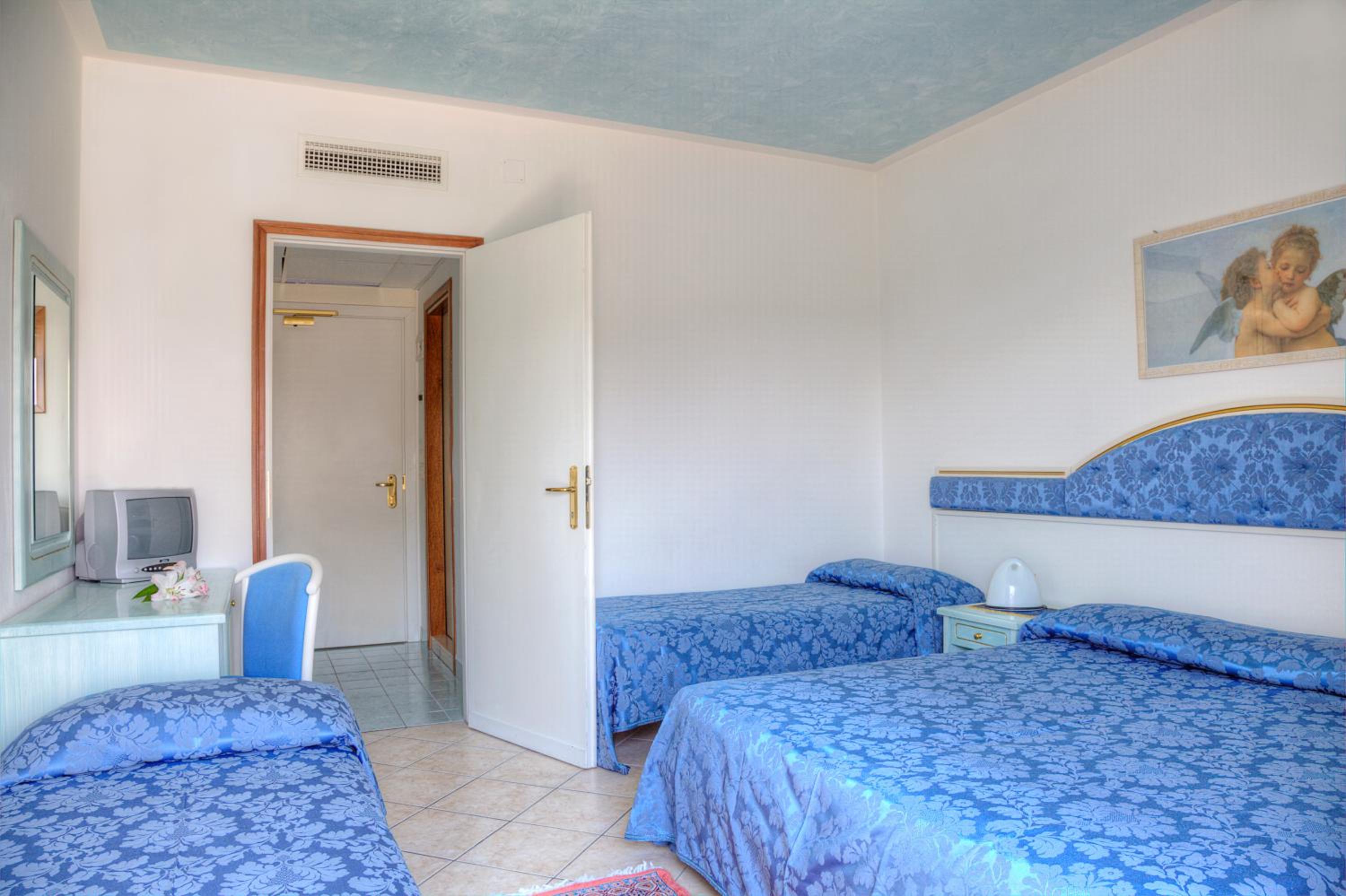 Triple Room with Balcony photo 1