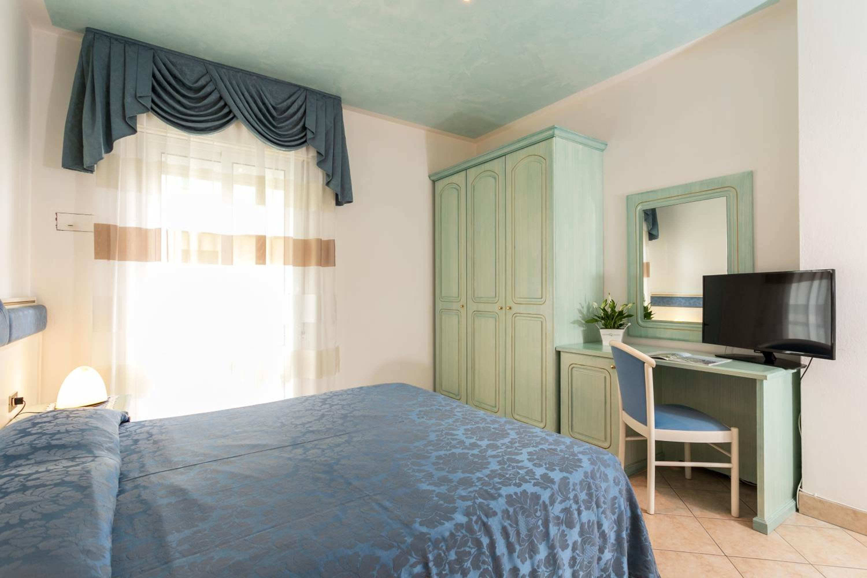 Double Room with Balcony photo 3
