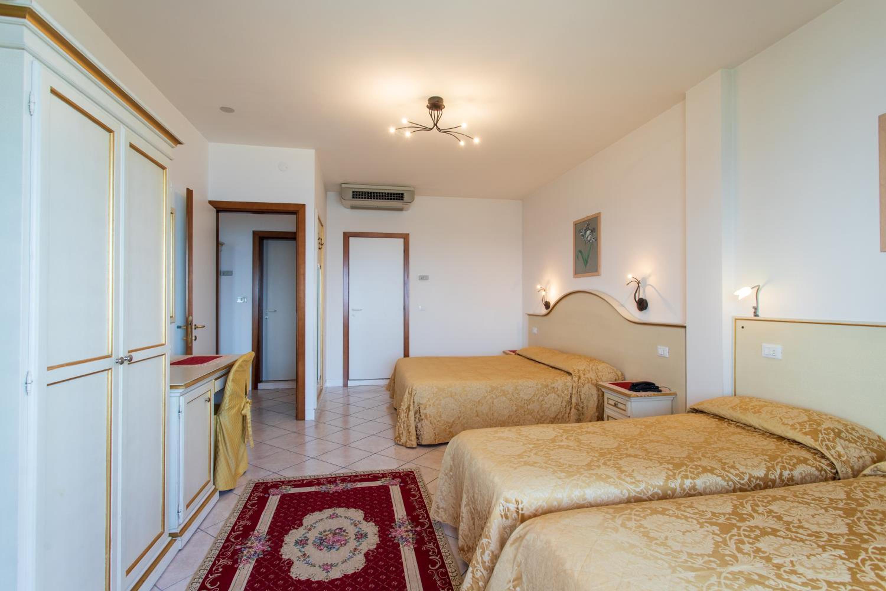 Family Suite photo 3