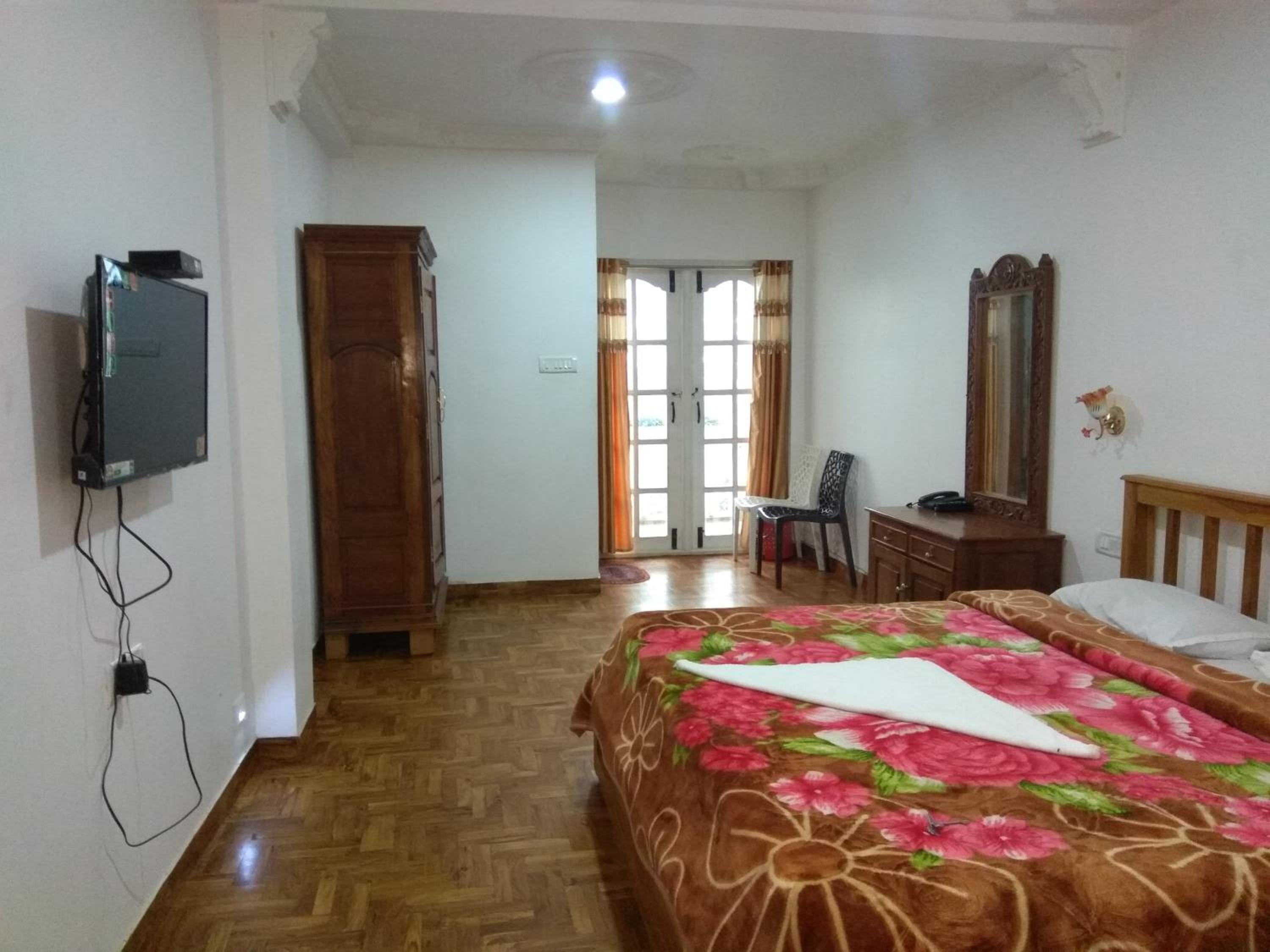 Two-Bedroom Suite - Photo 11
