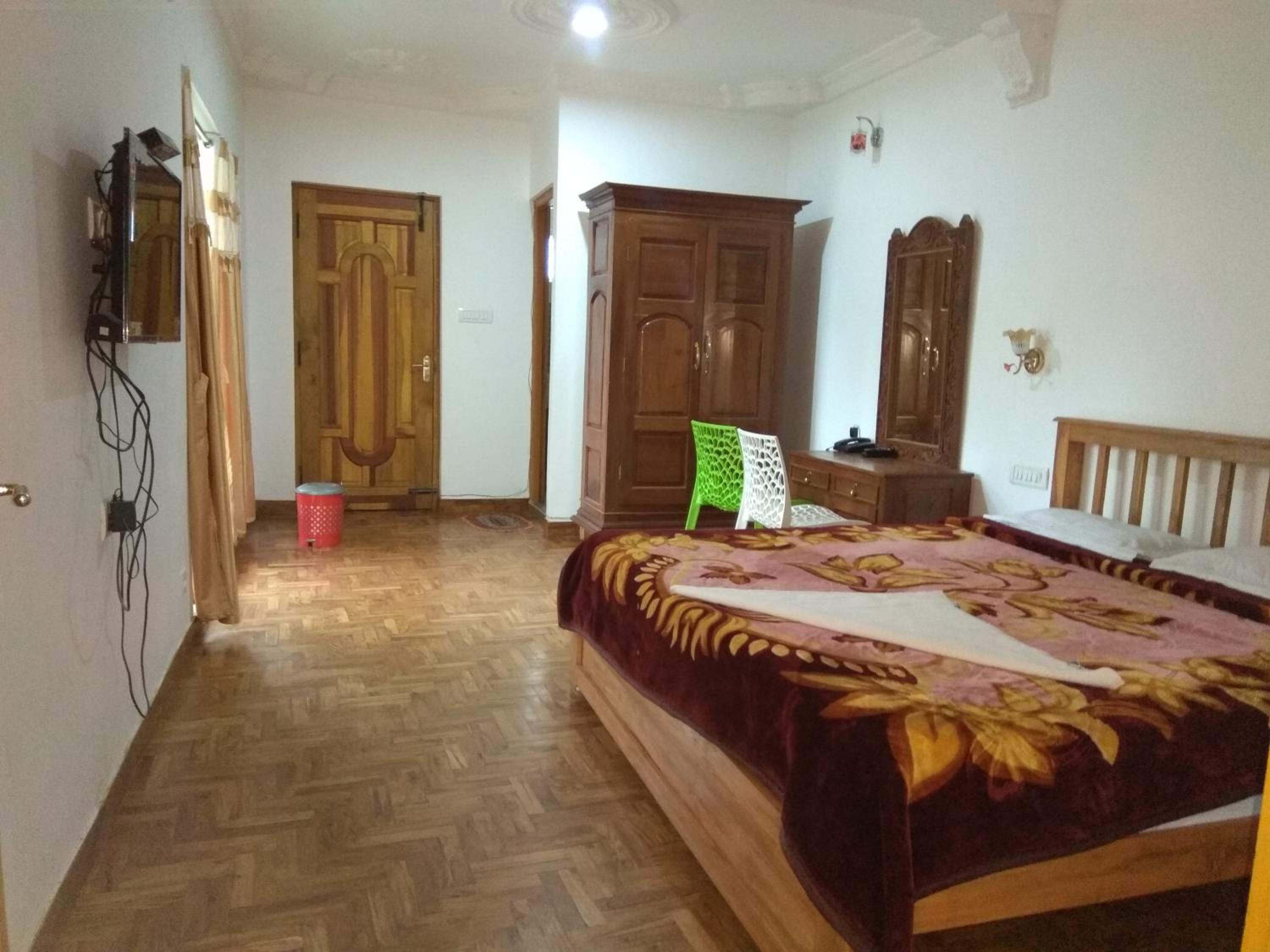 Two-Bedroom Suite - Photo 8