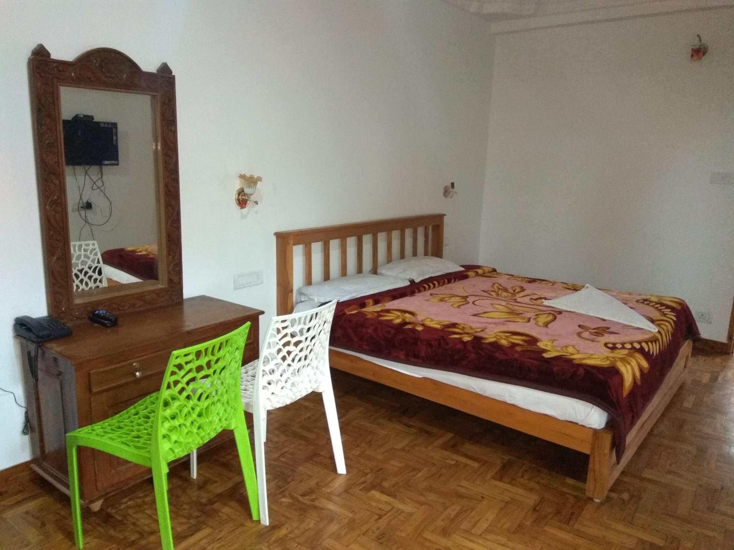 Two-Bedroom Suite - Photo 7