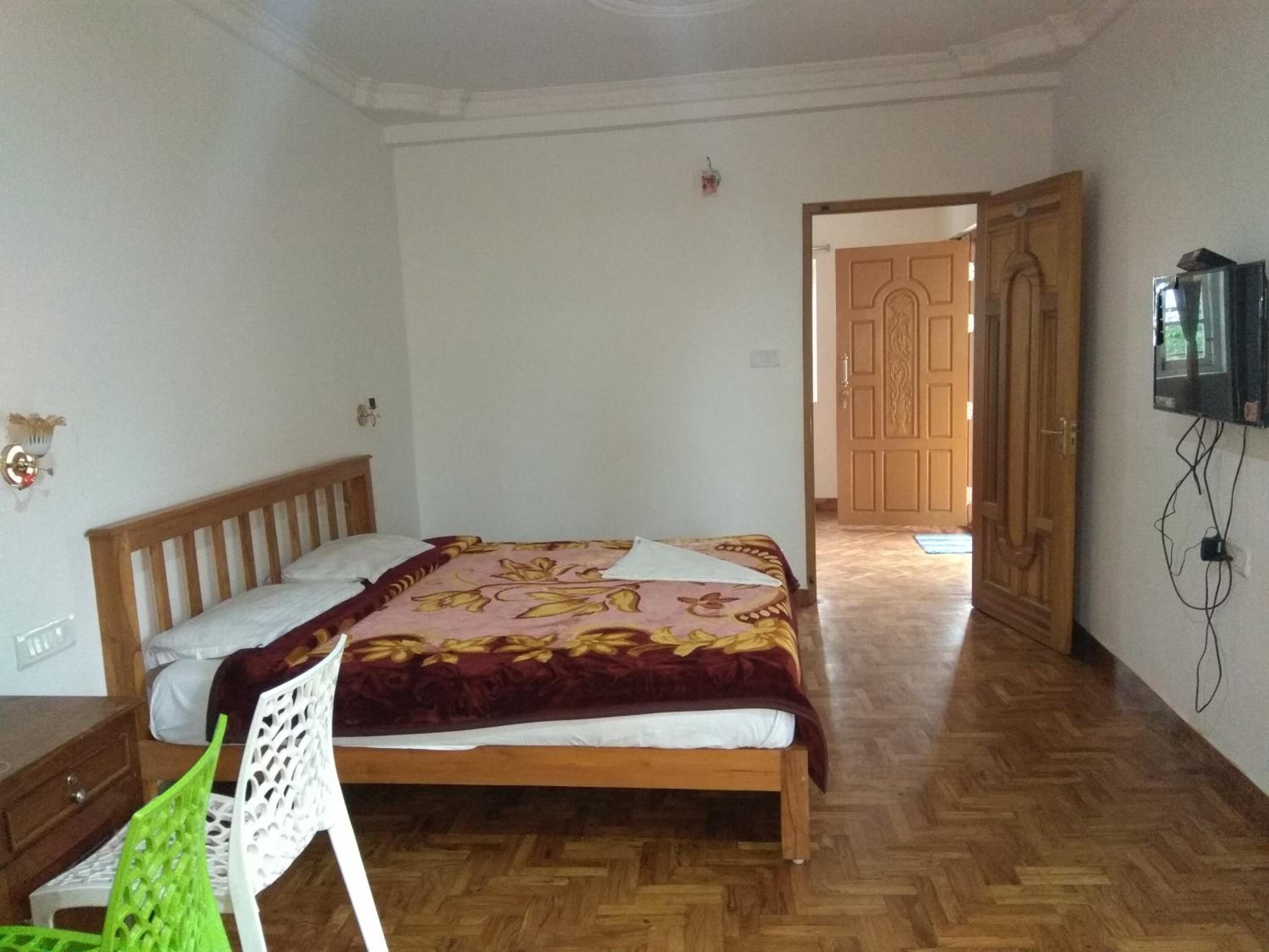 Two-Bedroom Suite - Photo 6