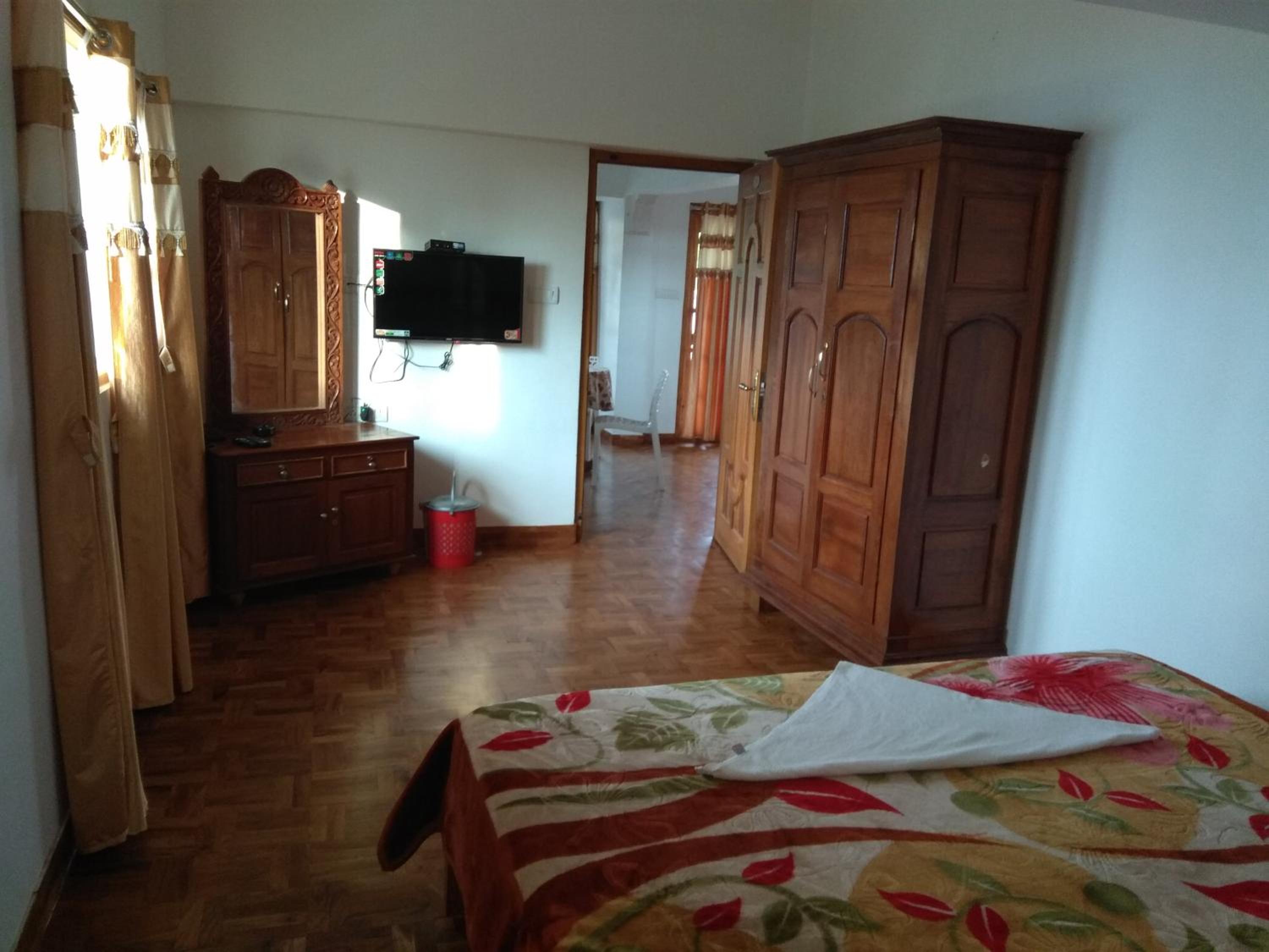 Two-Bedroom Suite - Photo 2