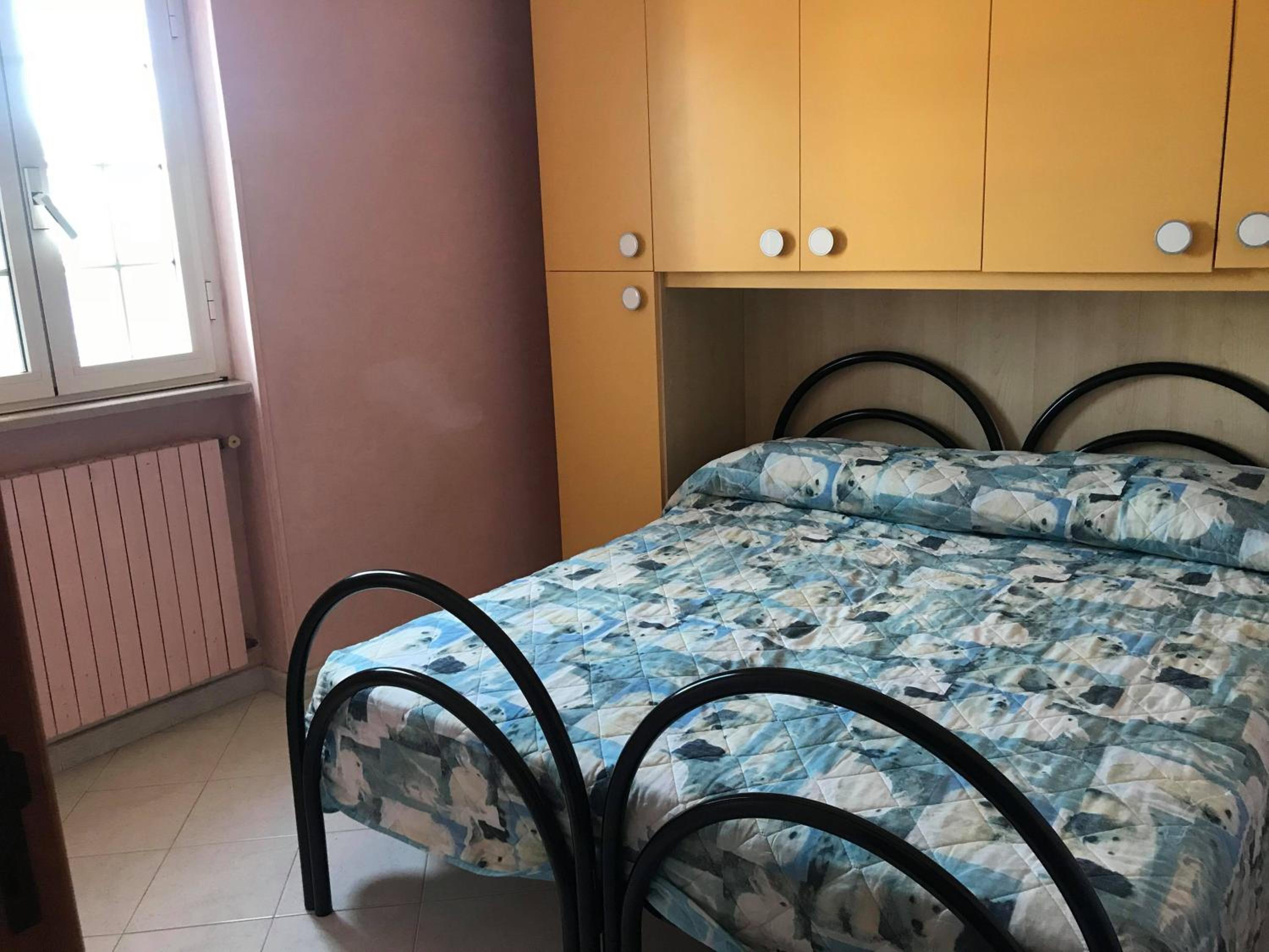 Deluxe One-Bedroom Apartment