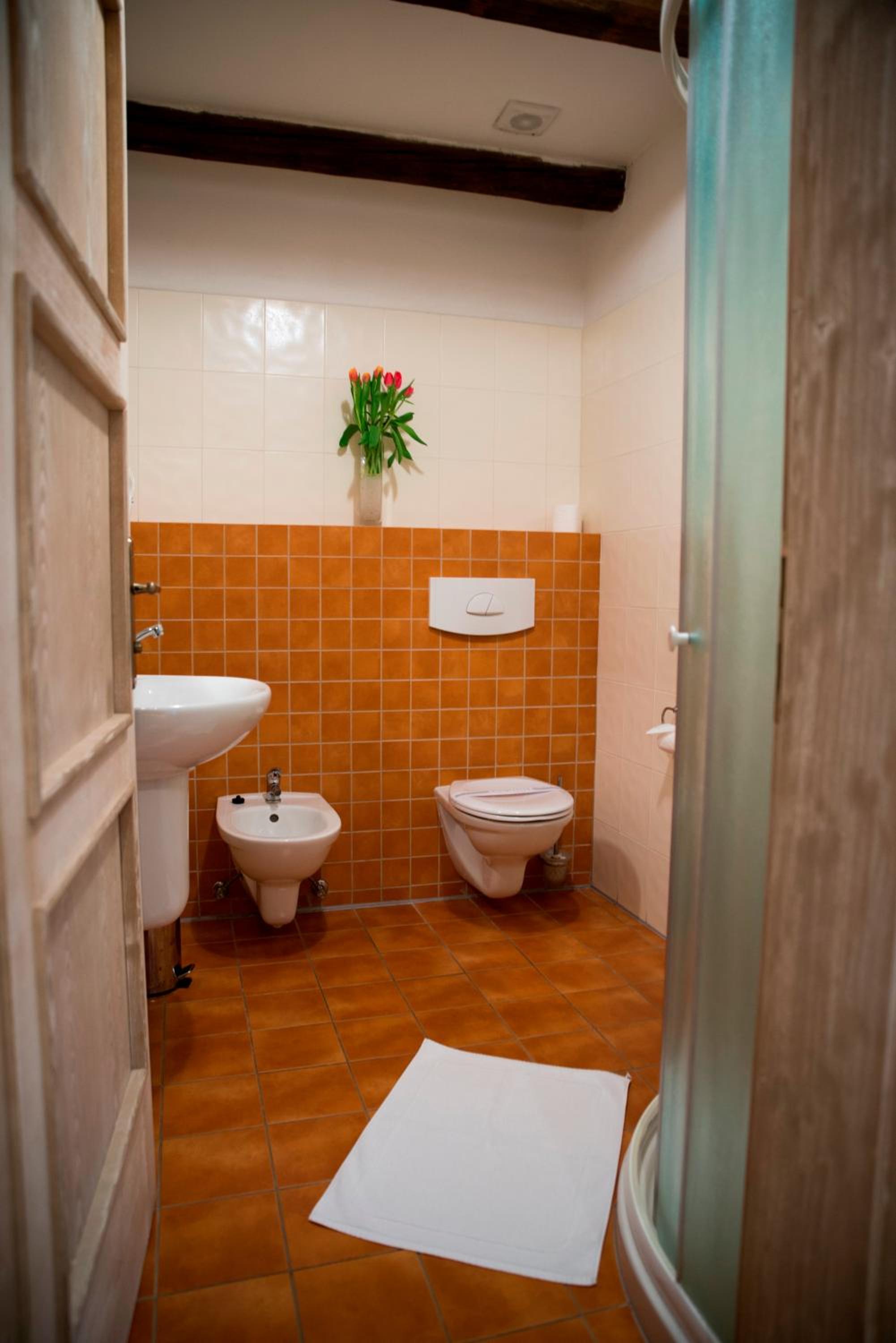 Double Room - Photo 9