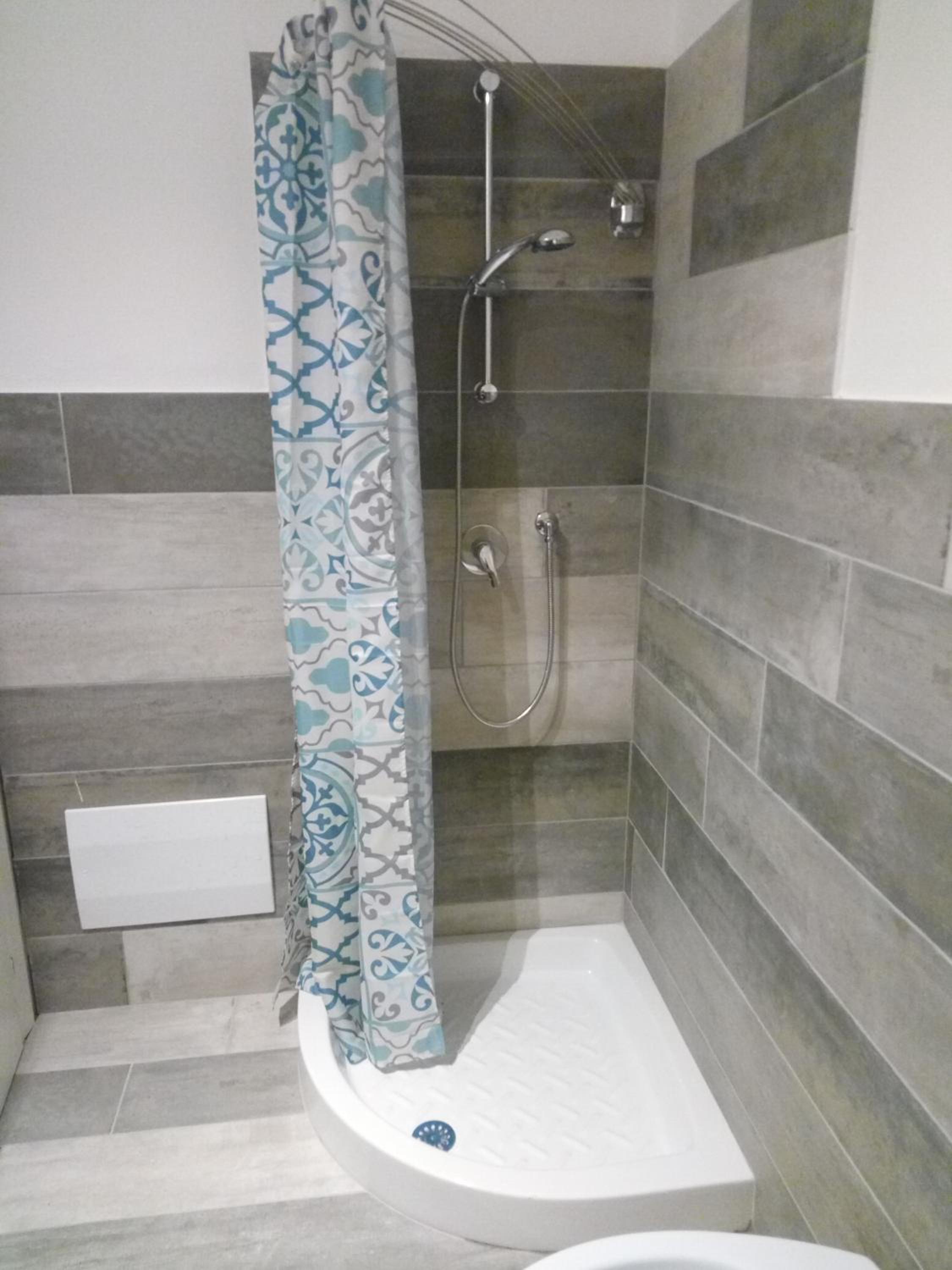 Double Room with Private Bathroom - Photo 1