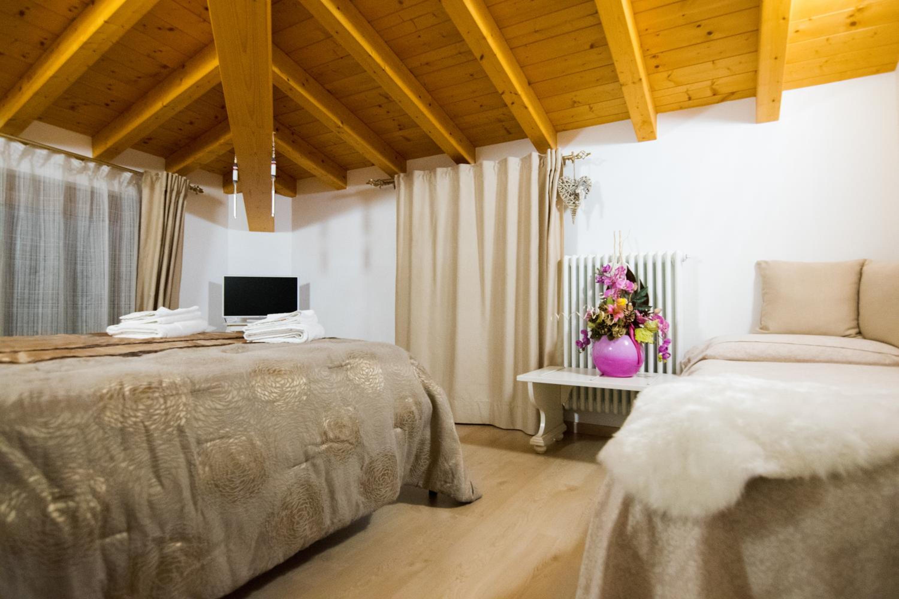 Triple Room with Bathroom - Photo 3