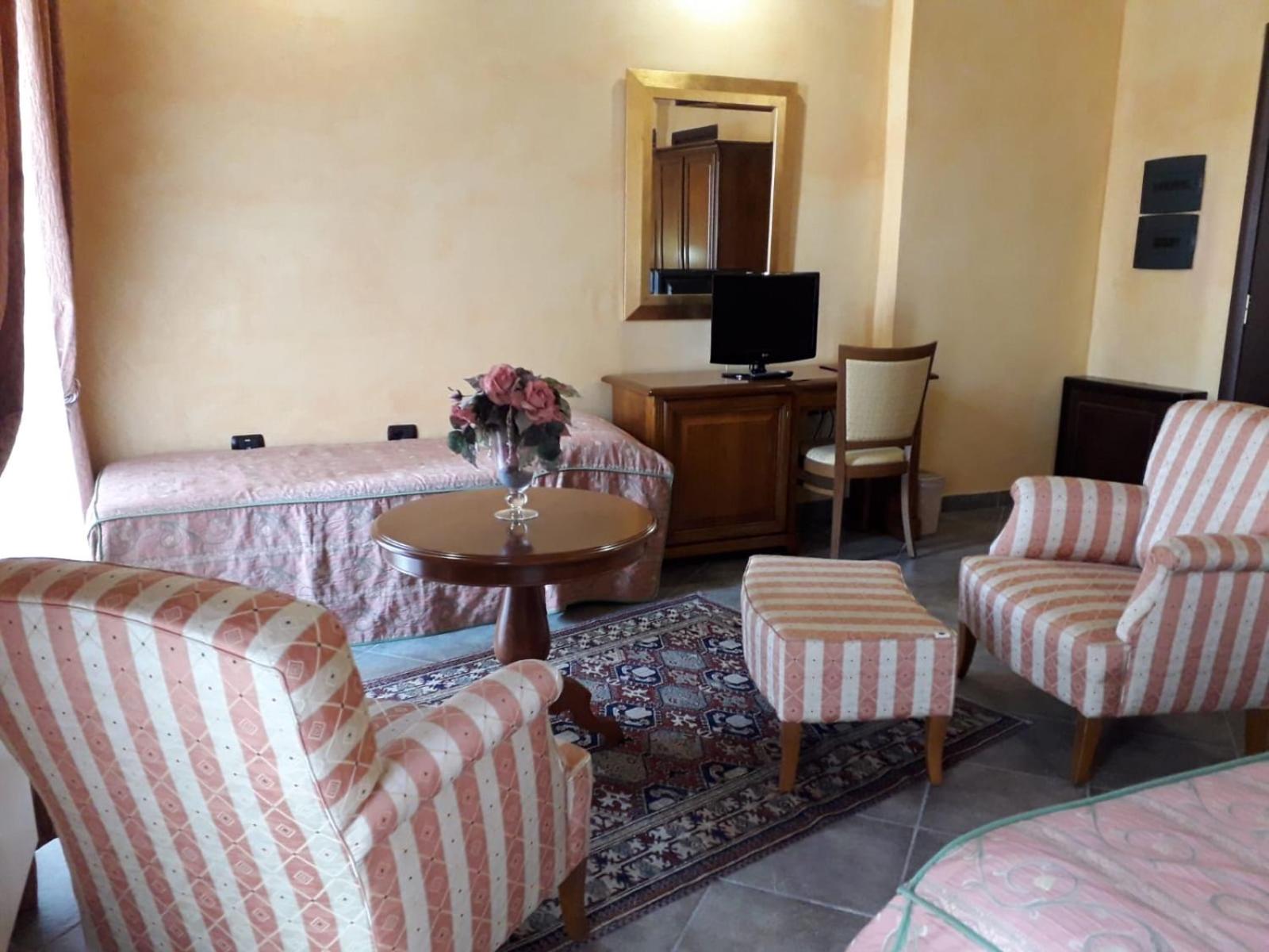 Deluxe Double or Twin Room