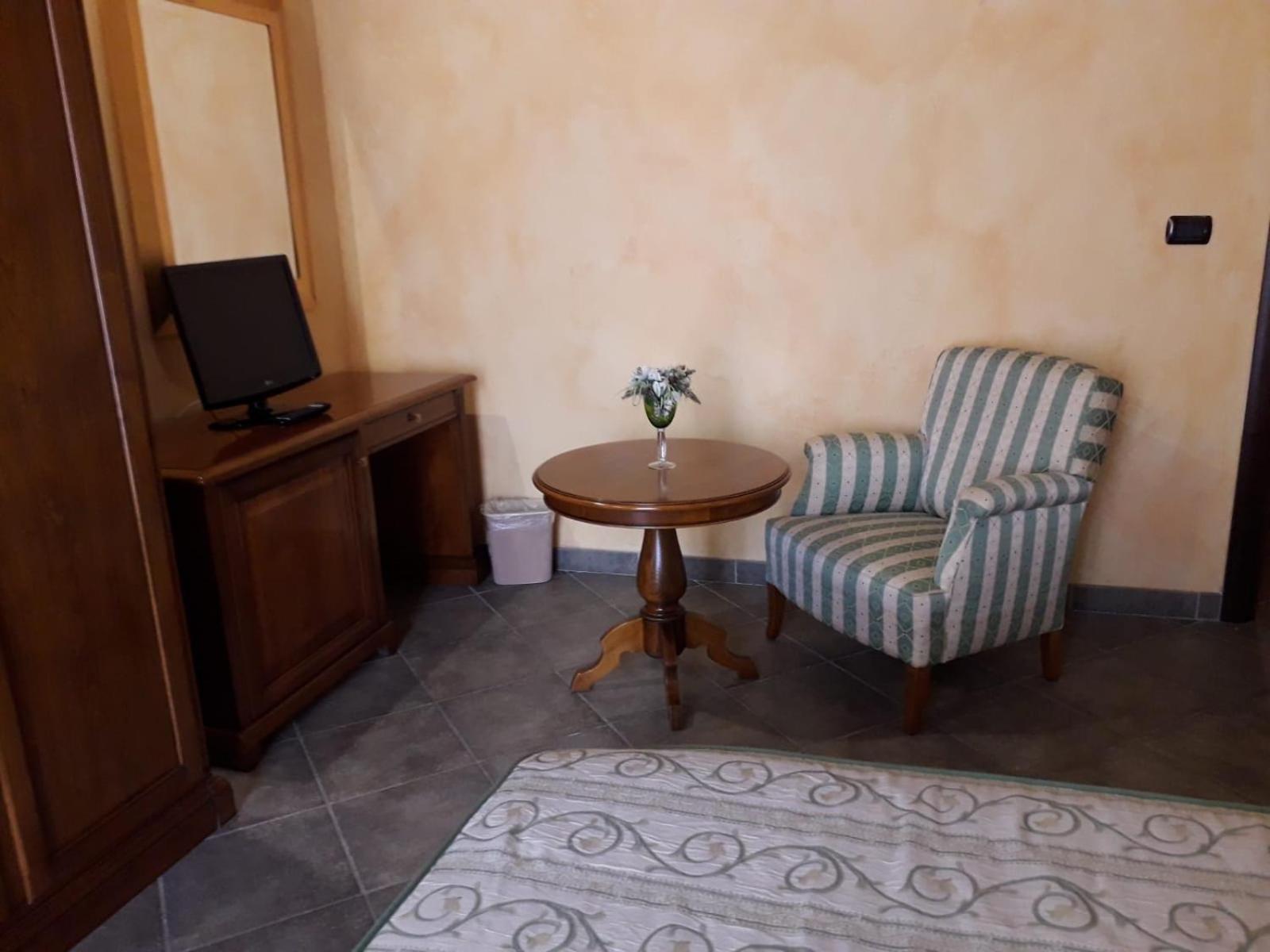 Deluxe Double or Twin Room photo 3