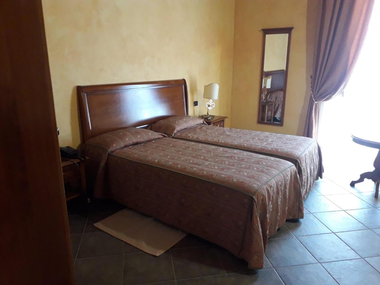 Deluxe Double or Twin Room - Photo 3