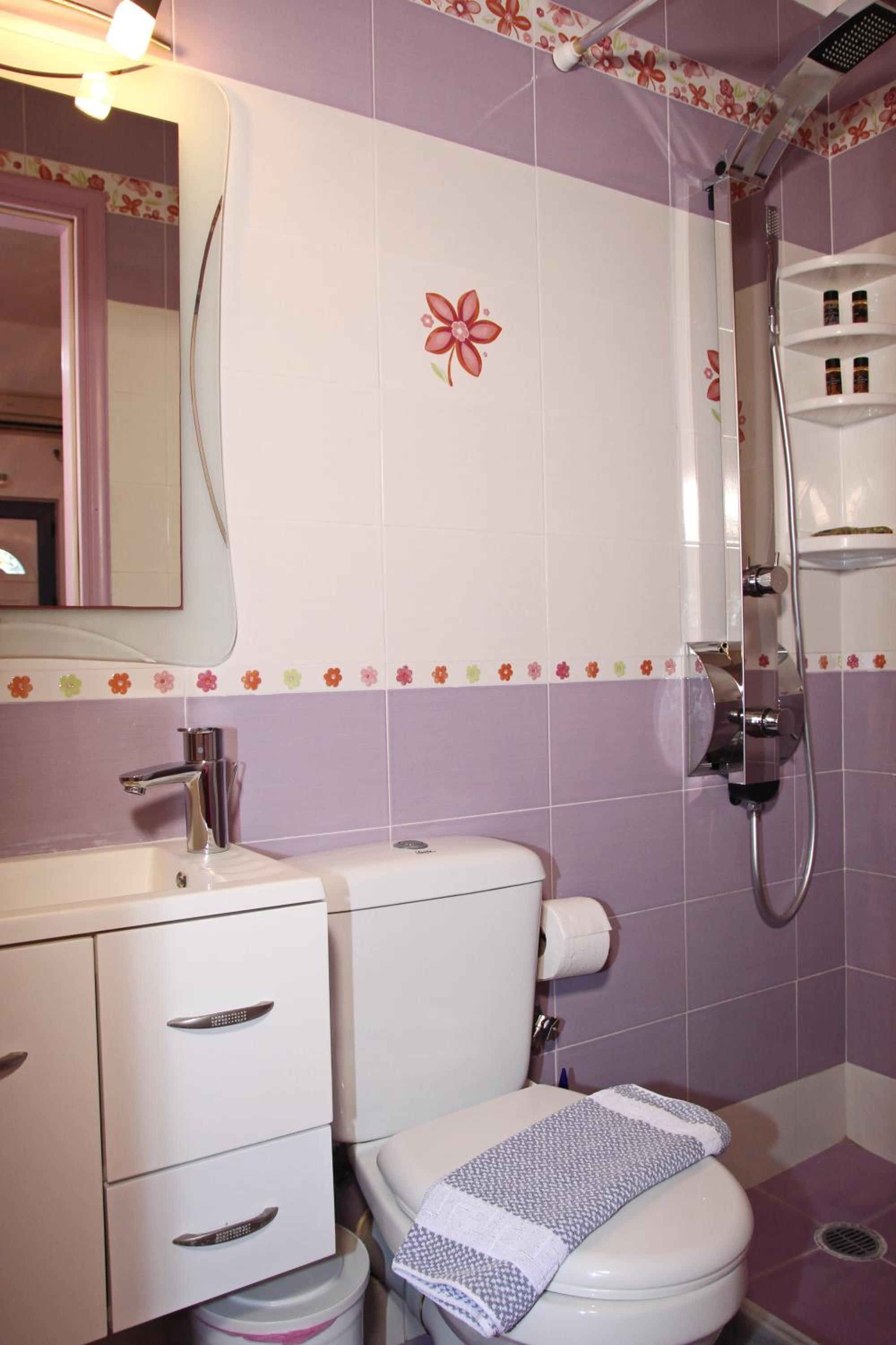 Double Room with Sea View - Photo 9