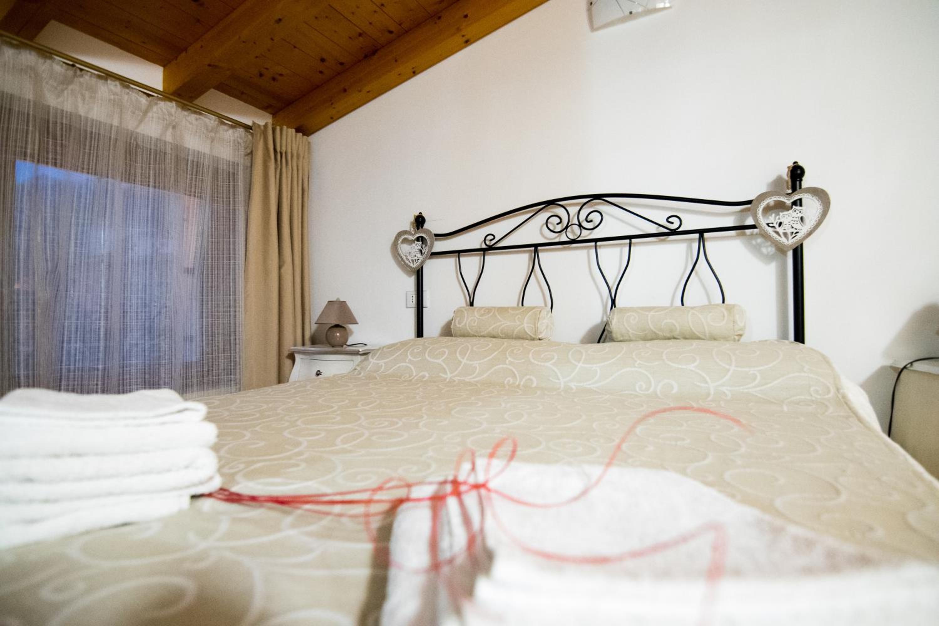 Small Double Room - Photo 5