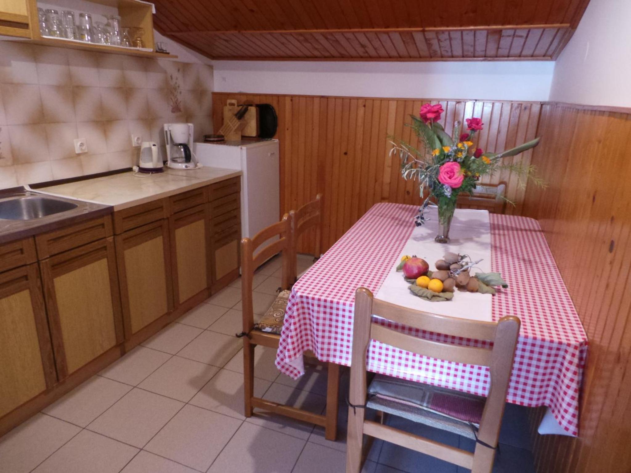Three-Bedroom Apartment with Terrace and Sea View - Photo 34