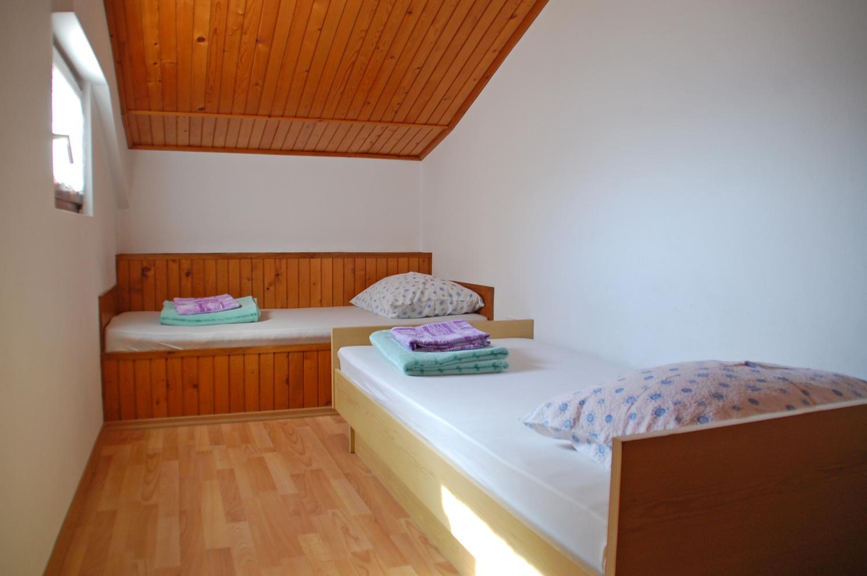 Three-Bedroom Apartment with Terrace and Sea View - Photo 11