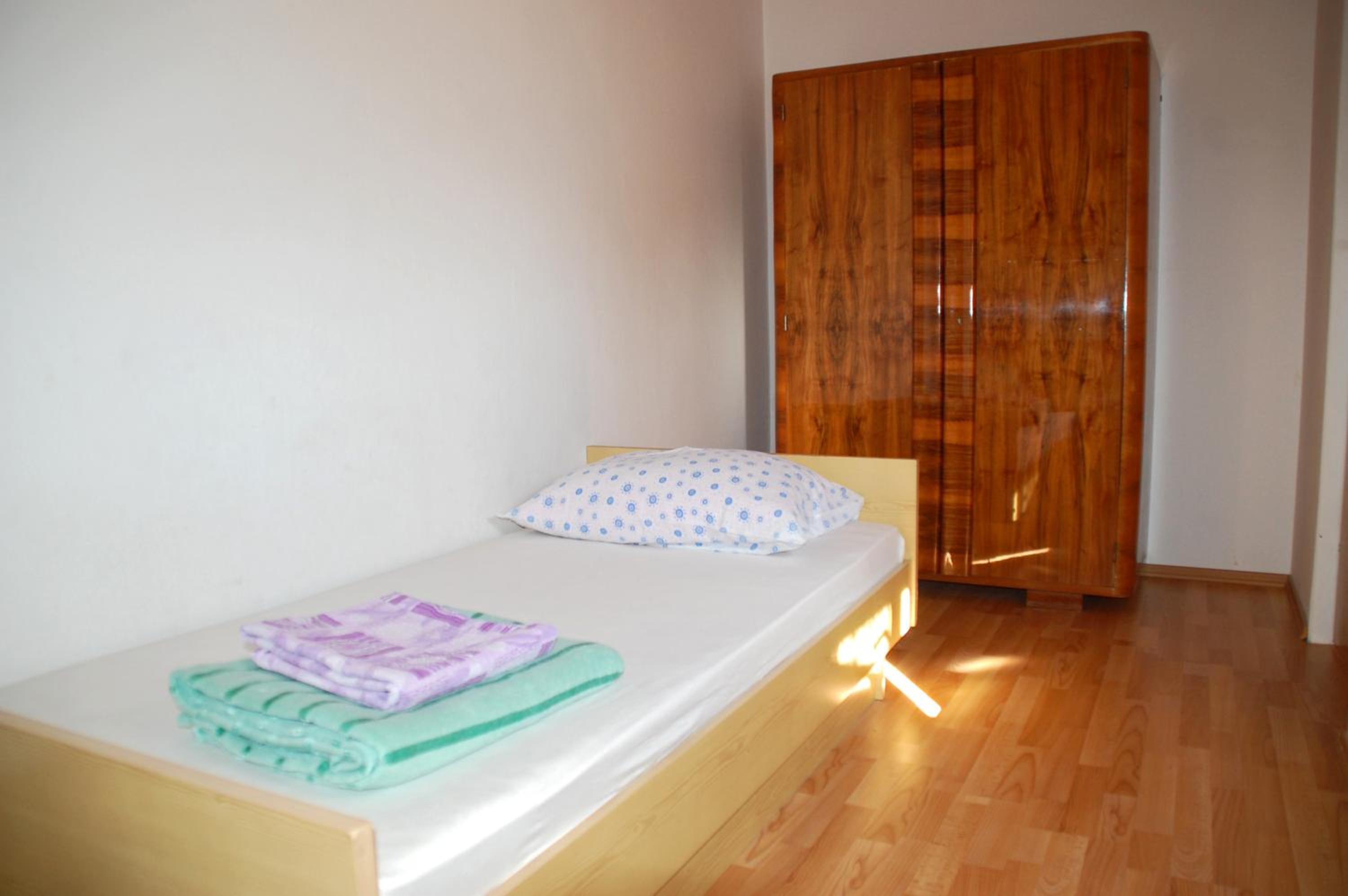 Three-Bedroom Apartment with Terrace and Sea View - Photo 12