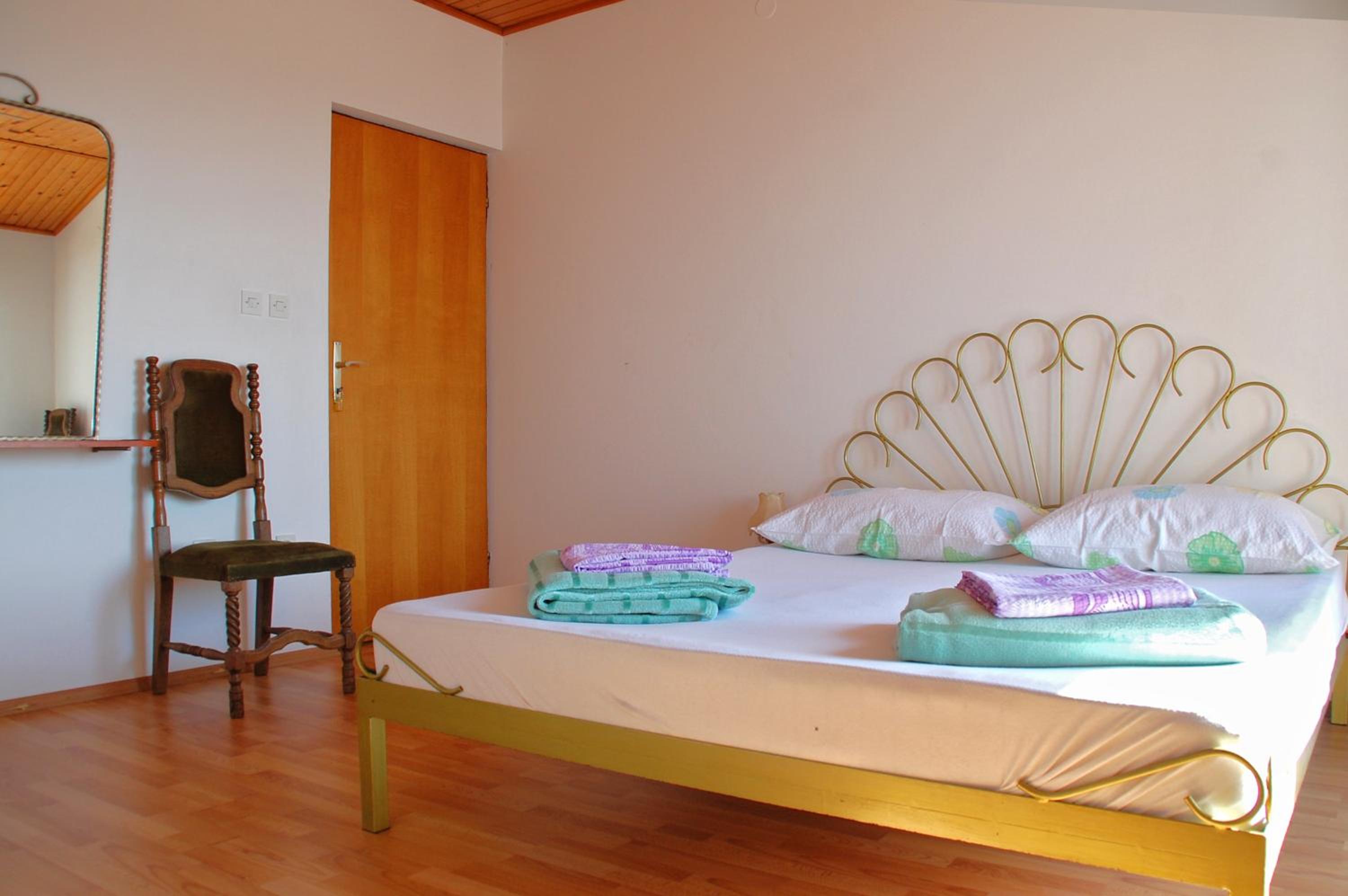 Three-Bedroom Apartment with Terrace and Sea View - Photo 15