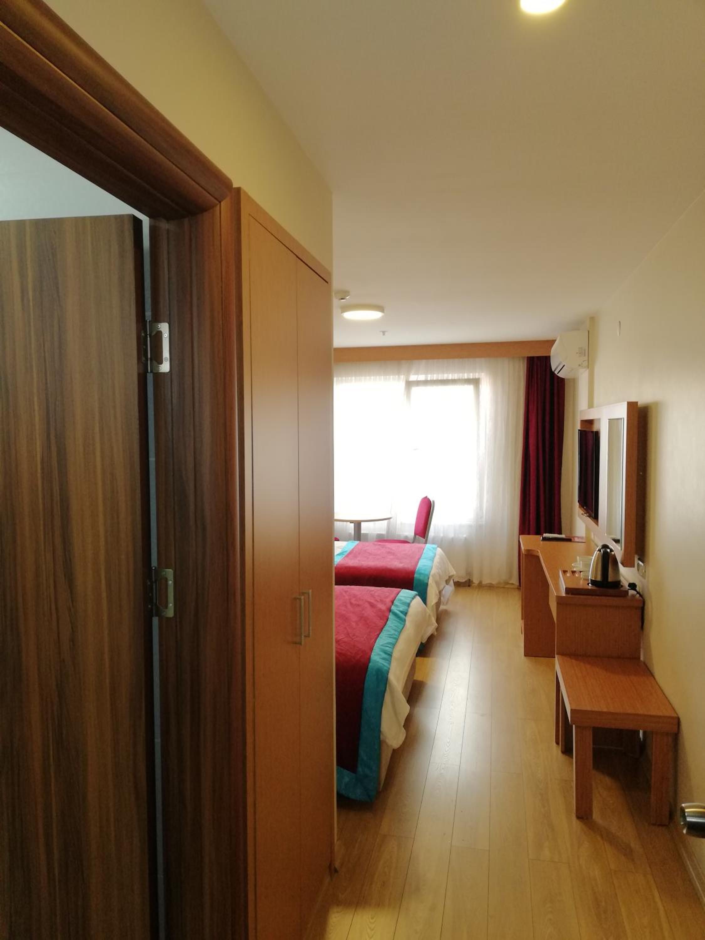 Family Room - Photo 2