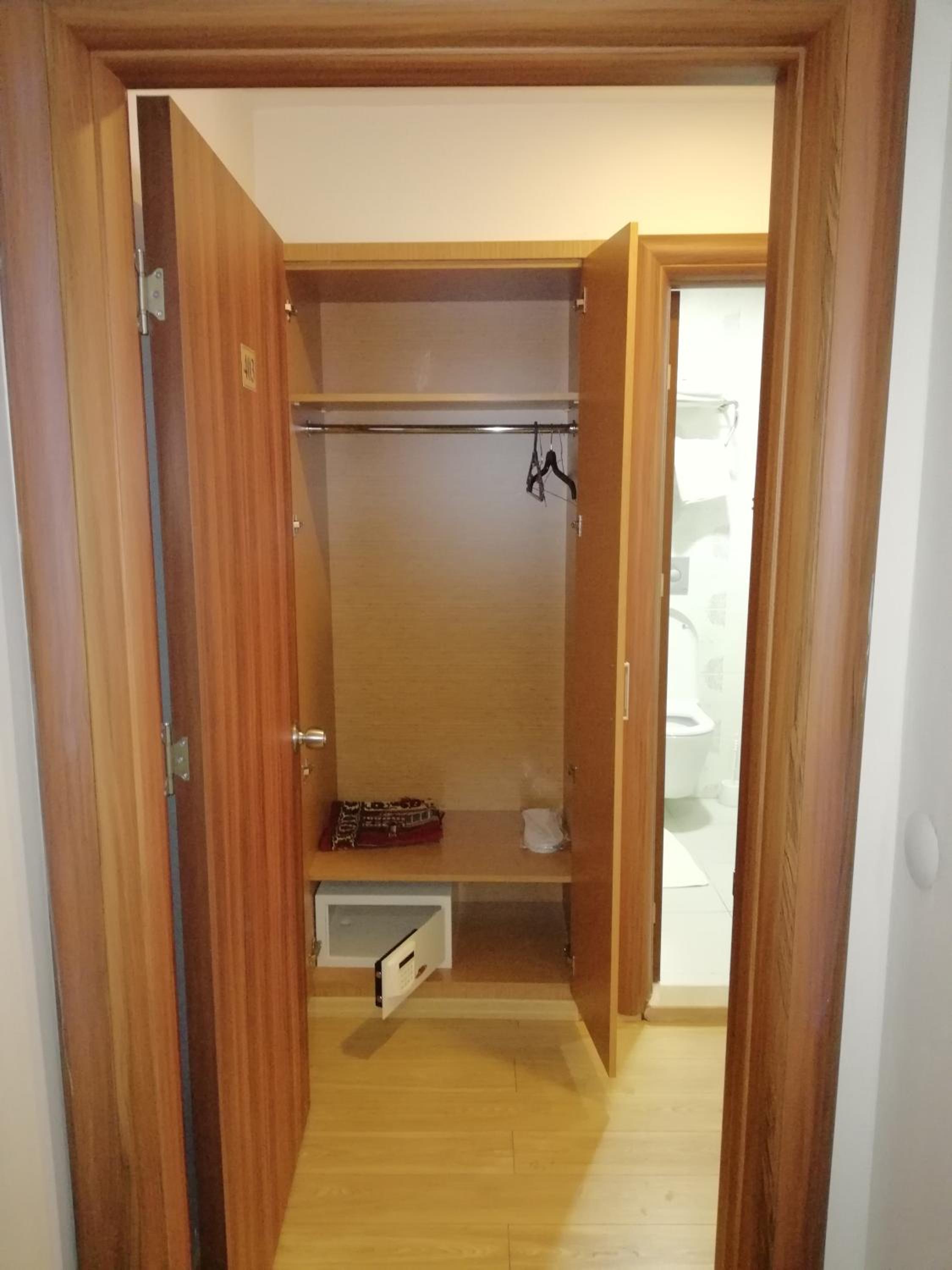 Budget Double Room - Photo 2