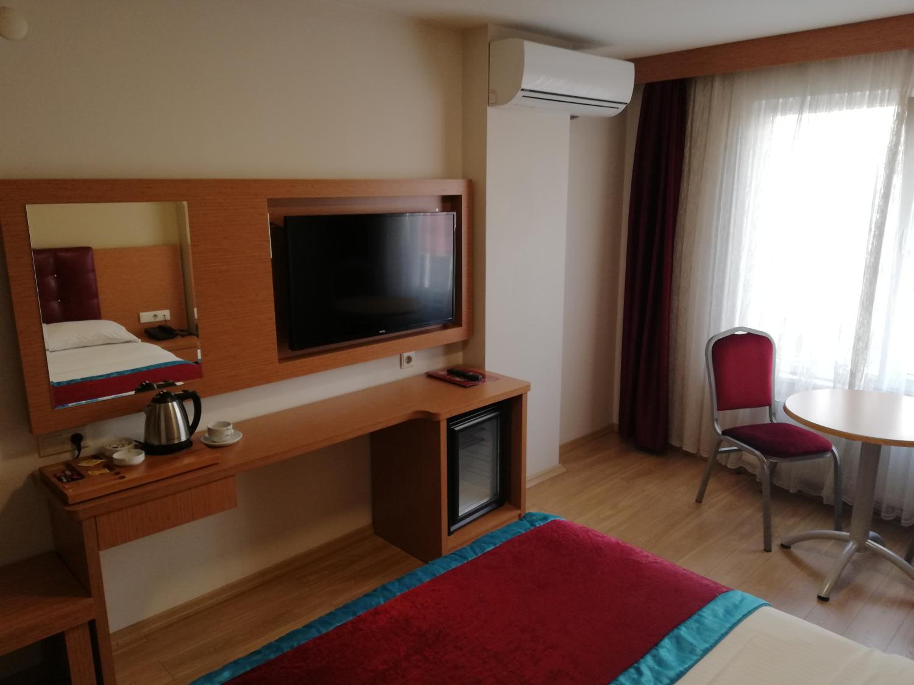 Budget Double Room - Photo 7