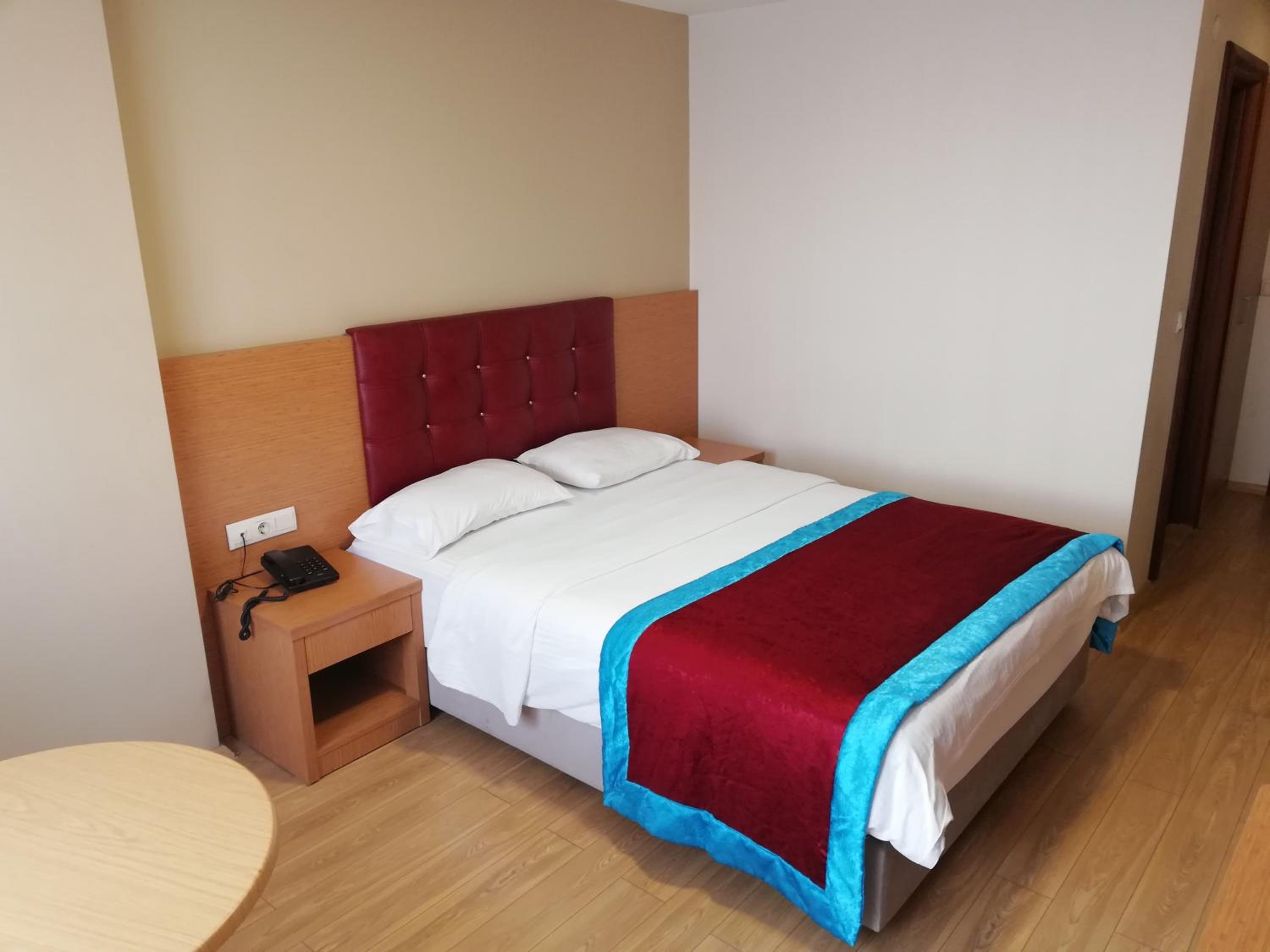 Budget Double Room - Photo 3