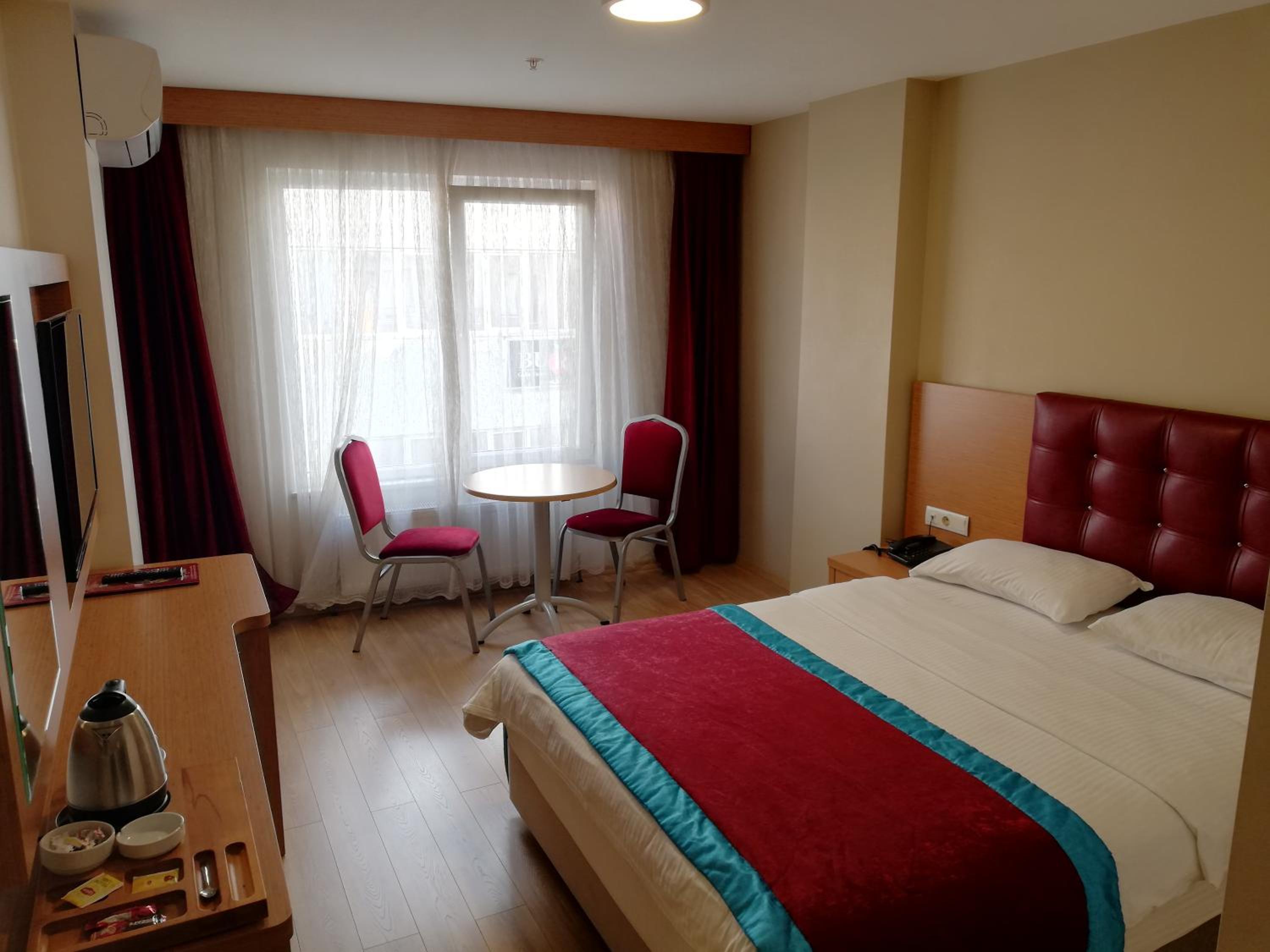 Budget Double Room - Photo 5