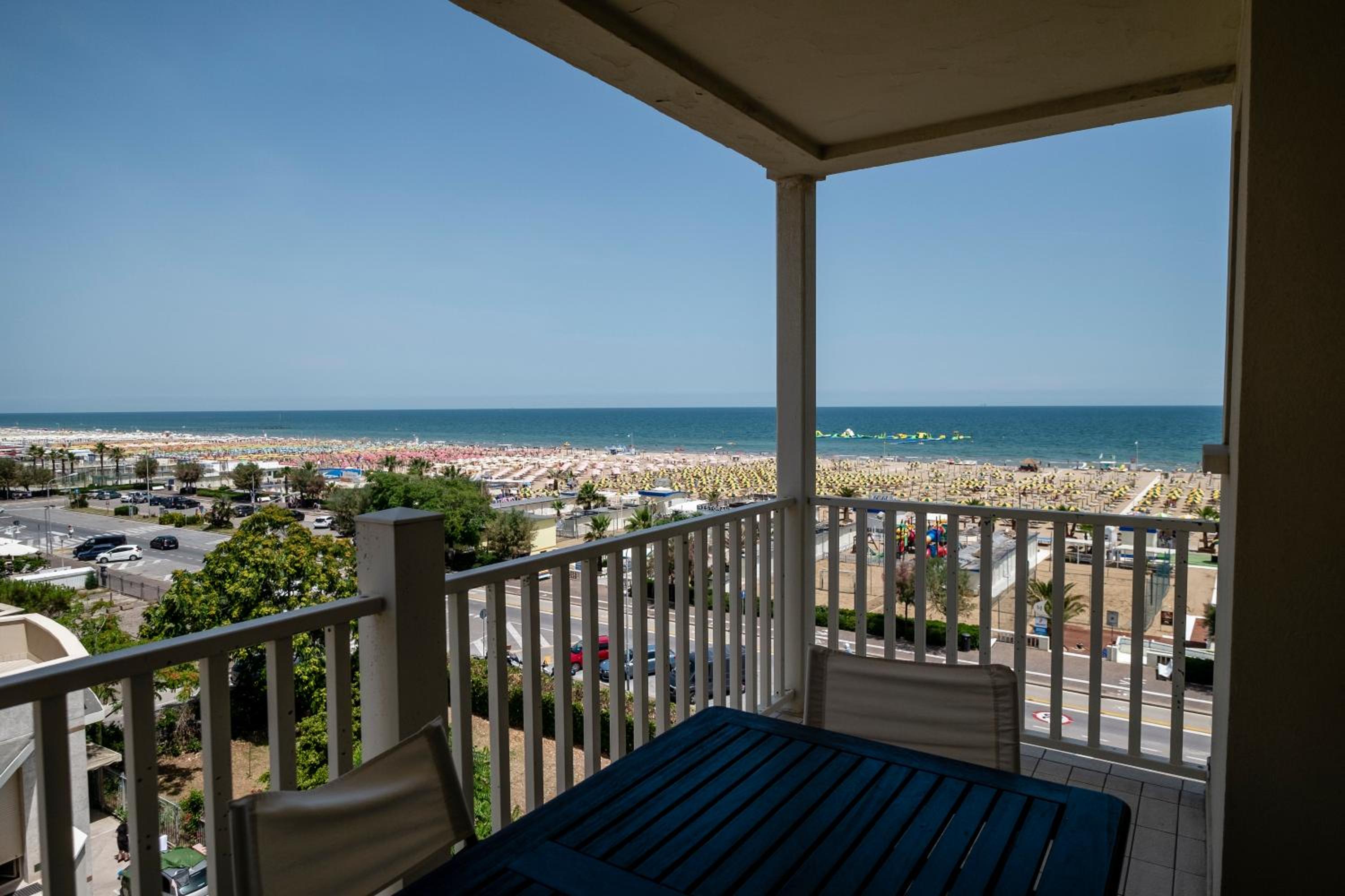 Suite with Sea View - Photo 2