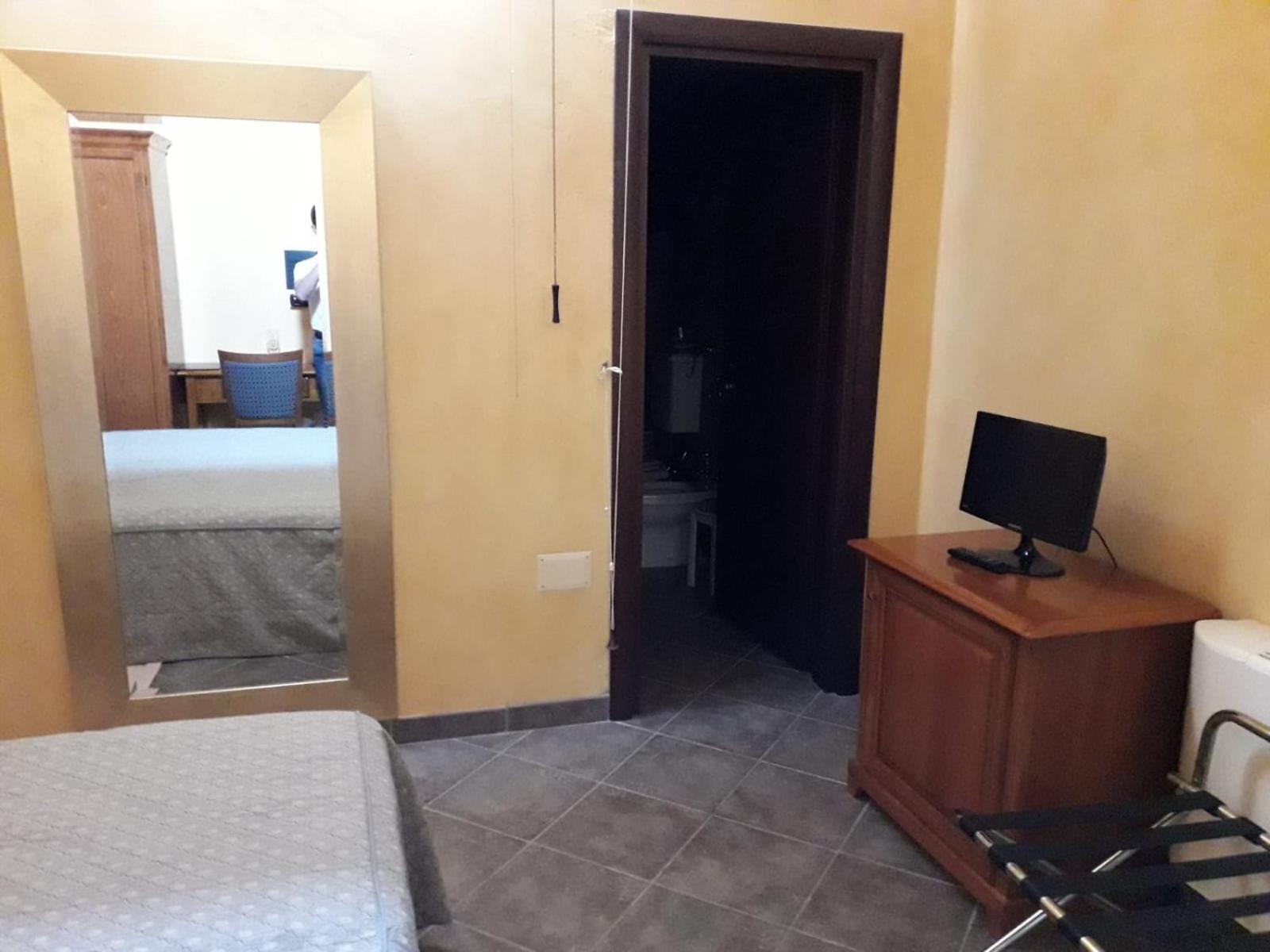 Budget Double or Twin Room photo 2