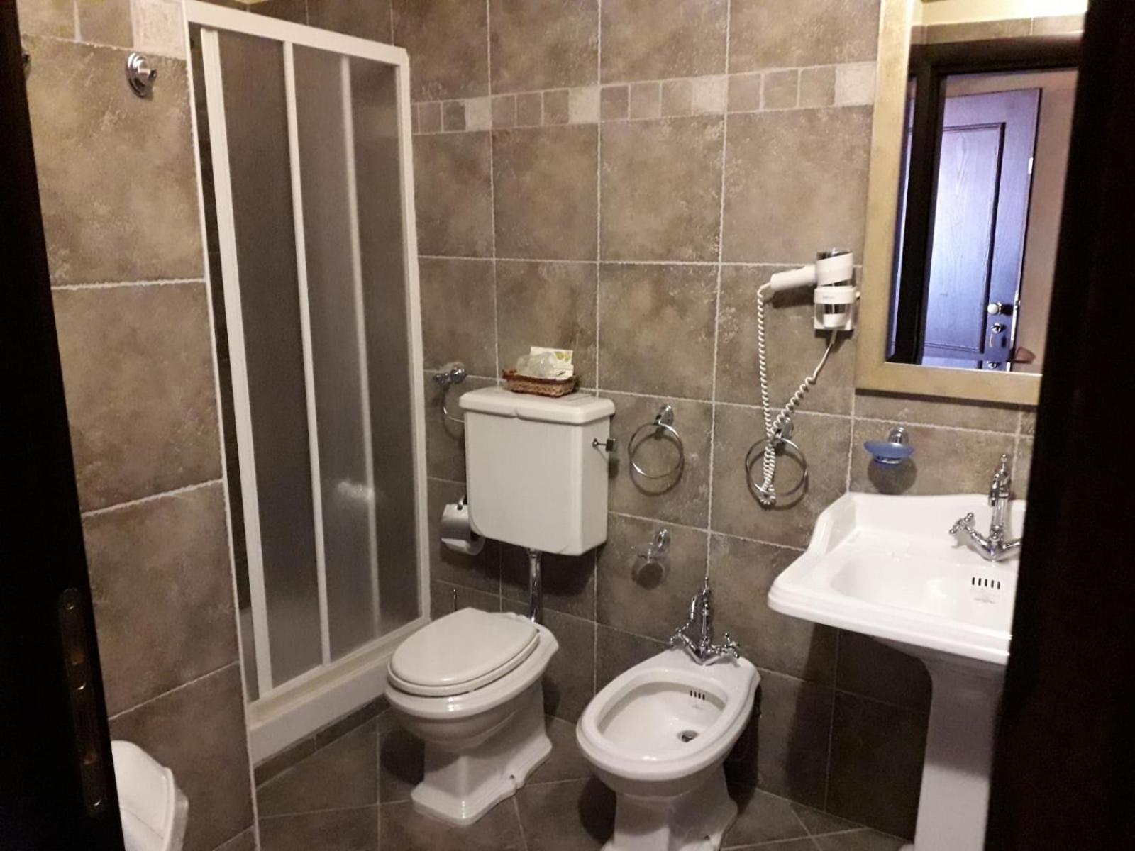 Deluxe Double or Twin Room photo 3