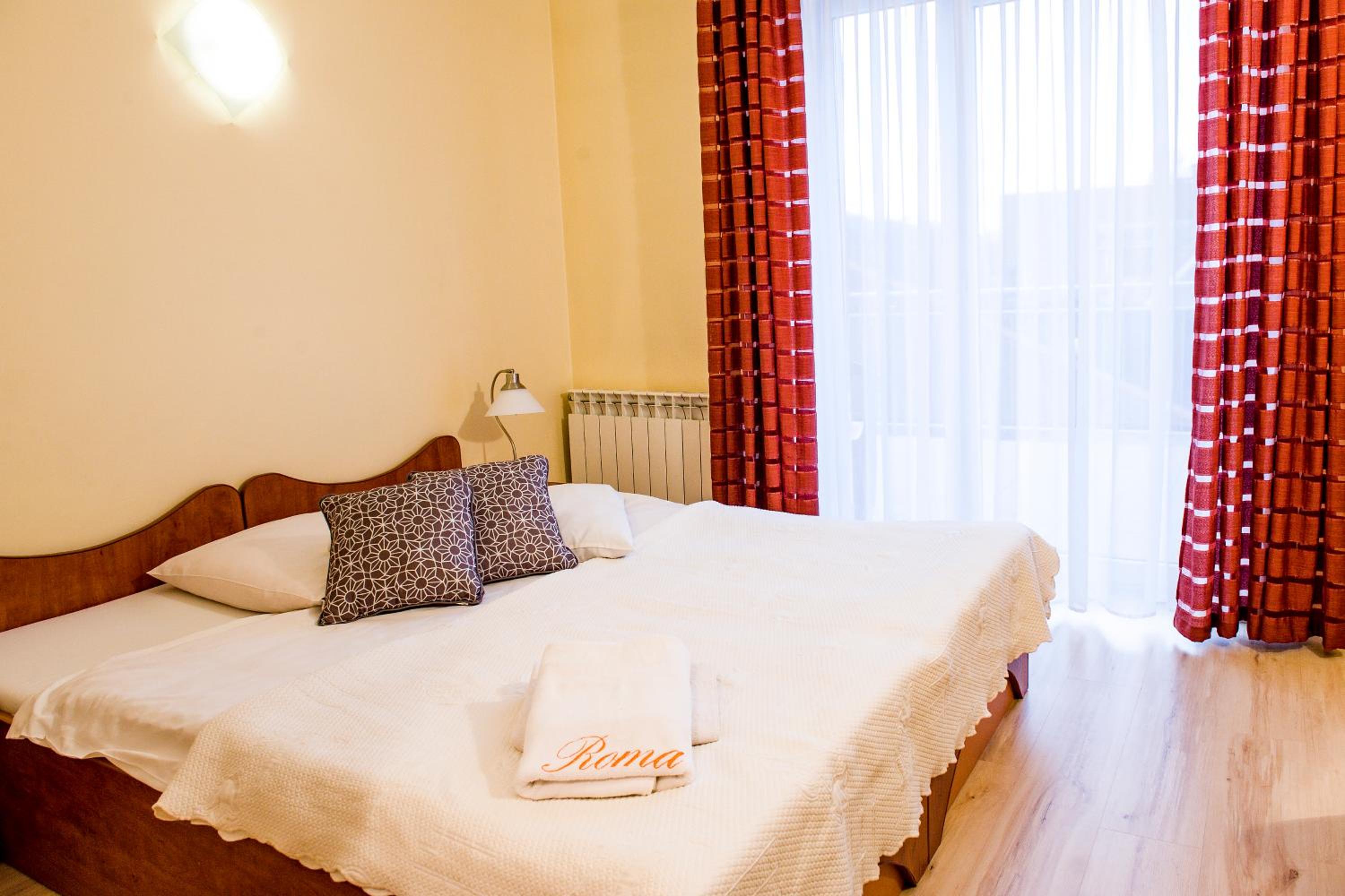 Large Twin Room photo 1