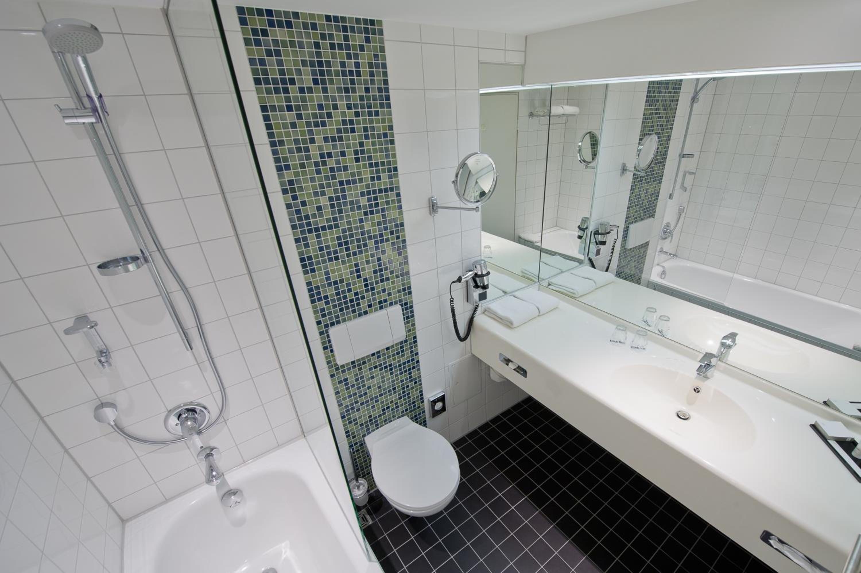 Privilege Room with Queen-Size Bed - Photo 2