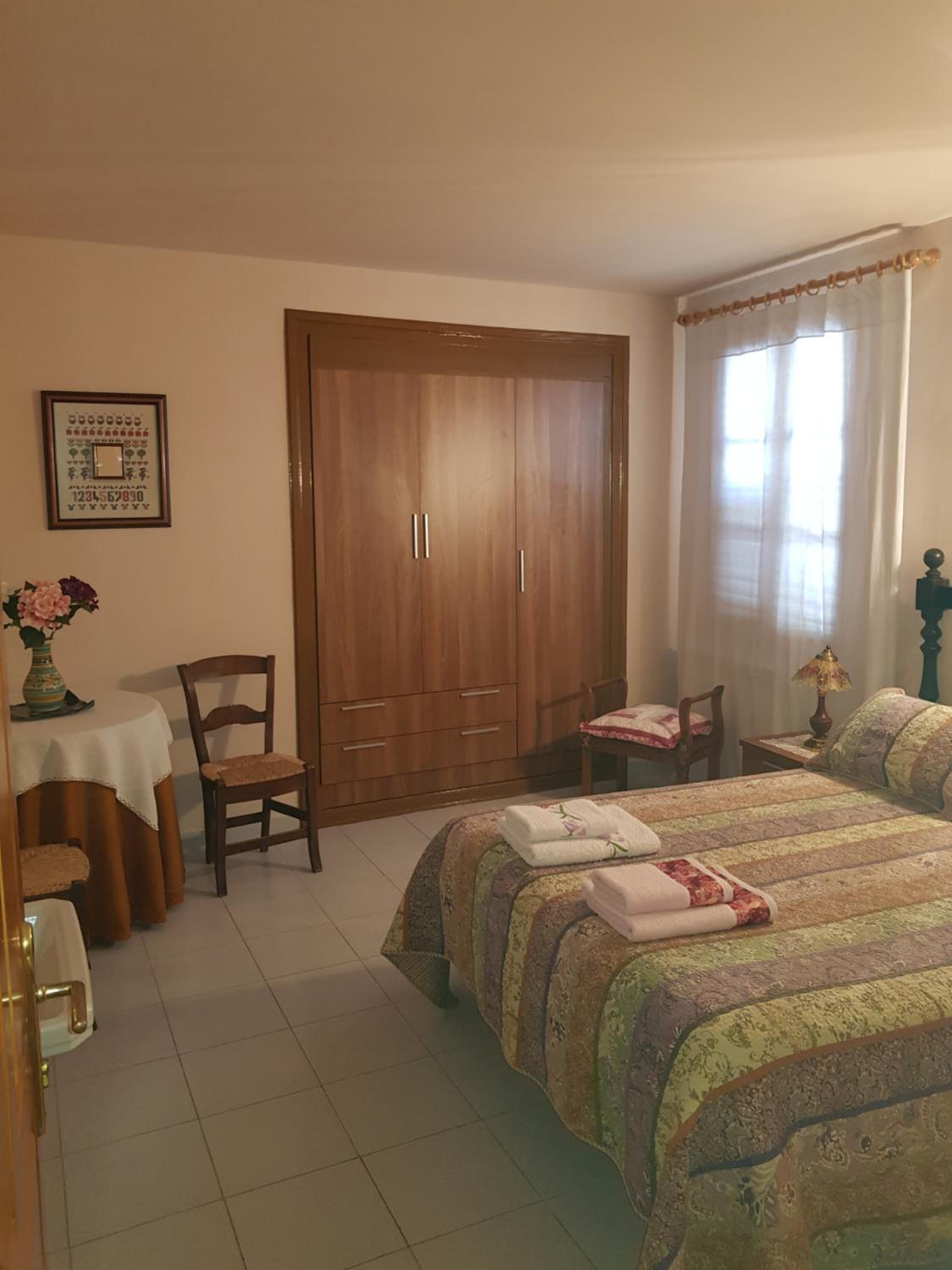 Double Room with Mountain View with Shared Bathroom photo 3