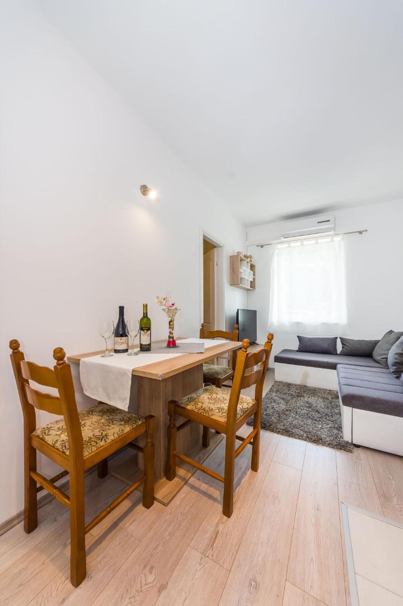Apartment - Photo 4