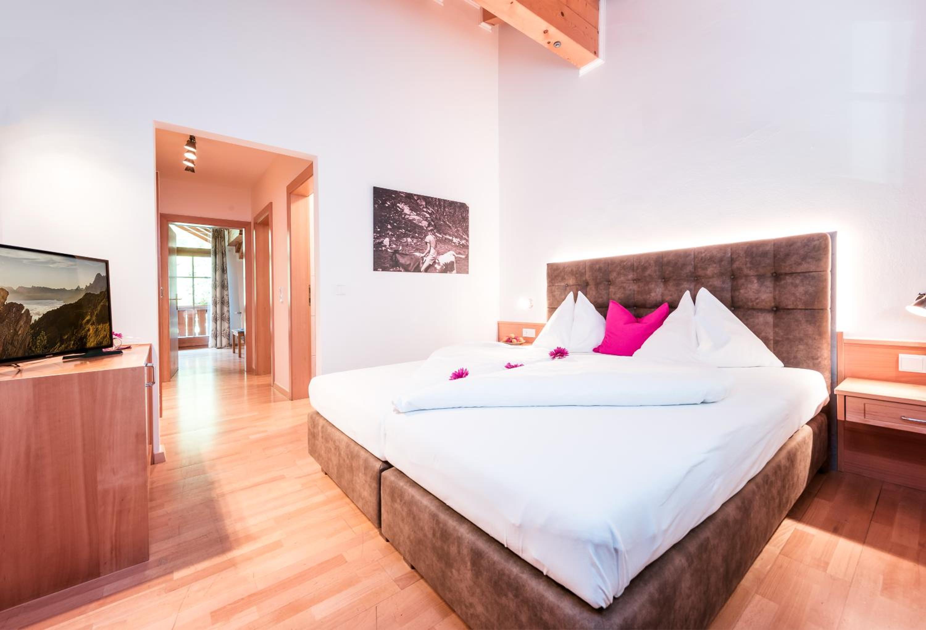One-Bedroom Suite With Balcony