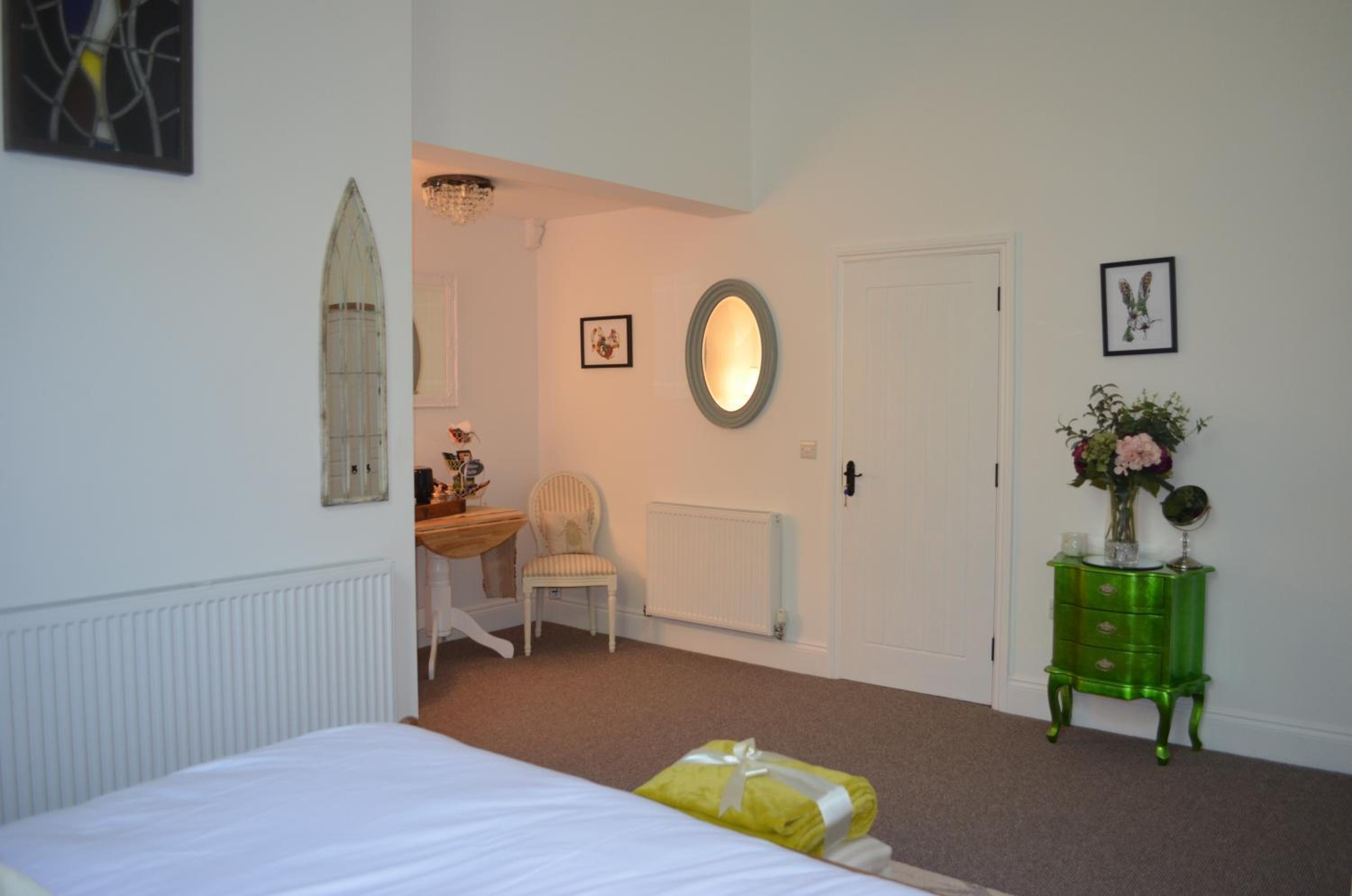 Deluxe King Suite photo 3