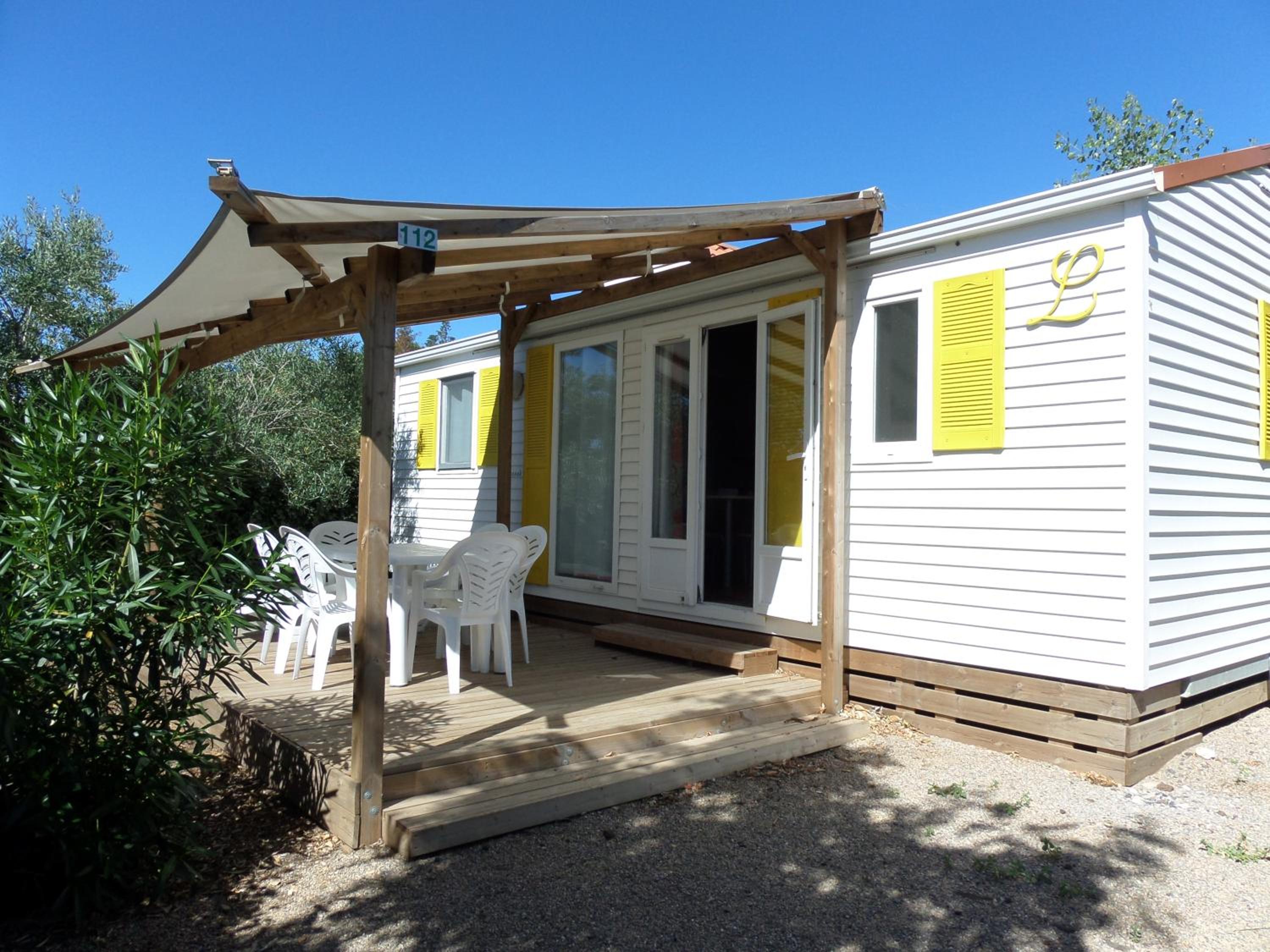 Mobile Home C photo 2
