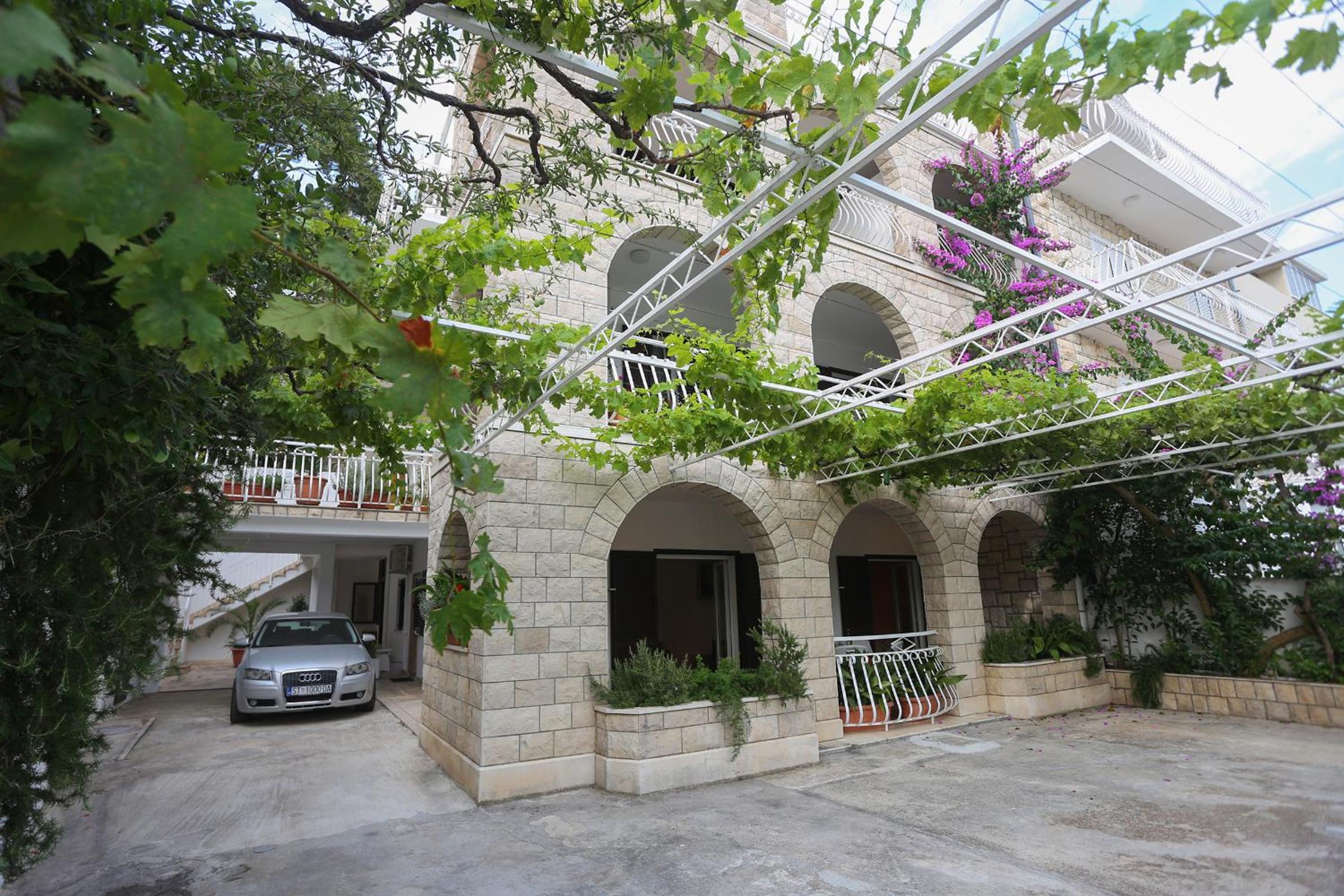 Ground Floor Apartment with Sea View photo 2