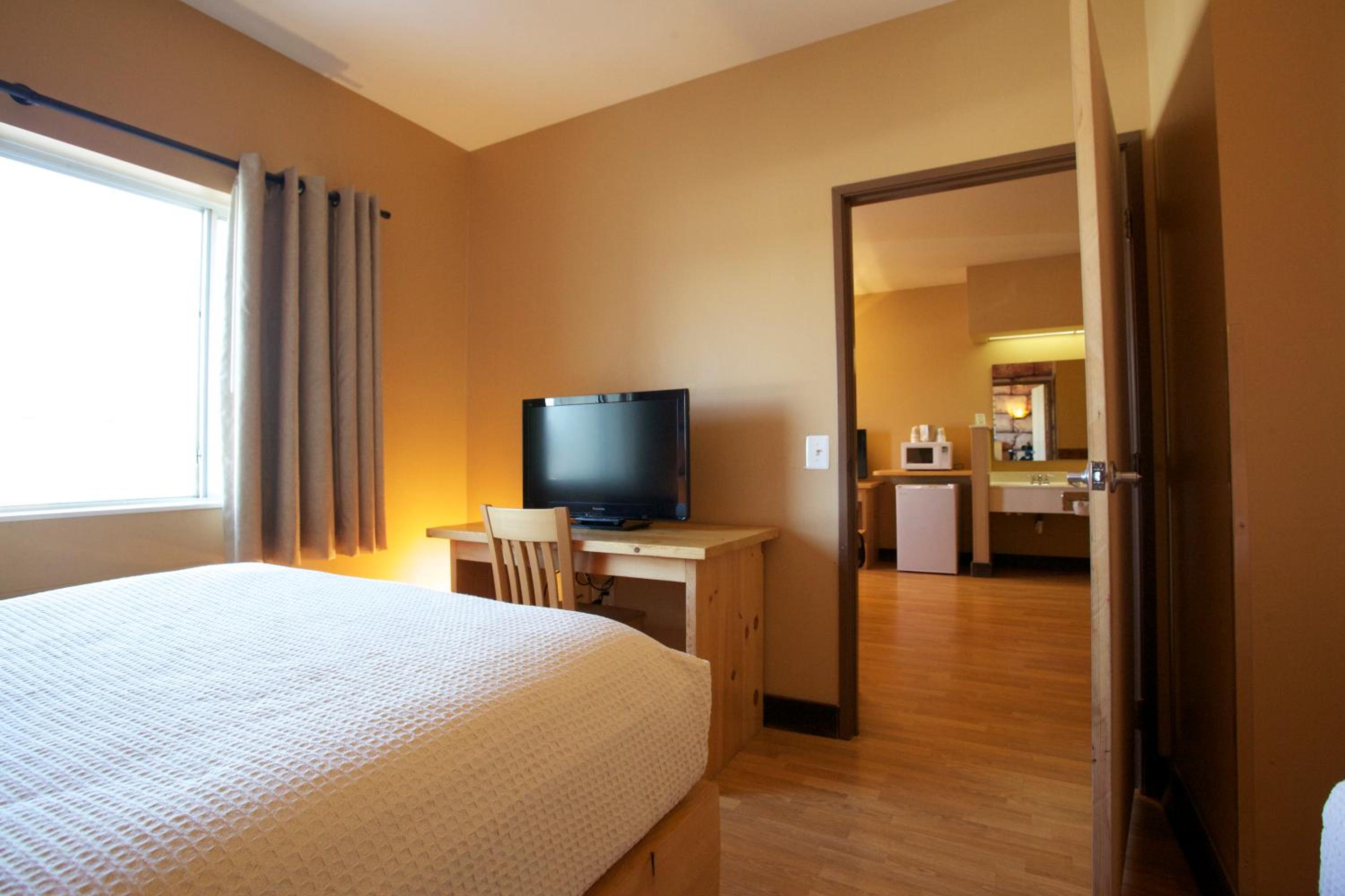 Resort Room 3 Queens (includes free water & theme park passes) photo 2