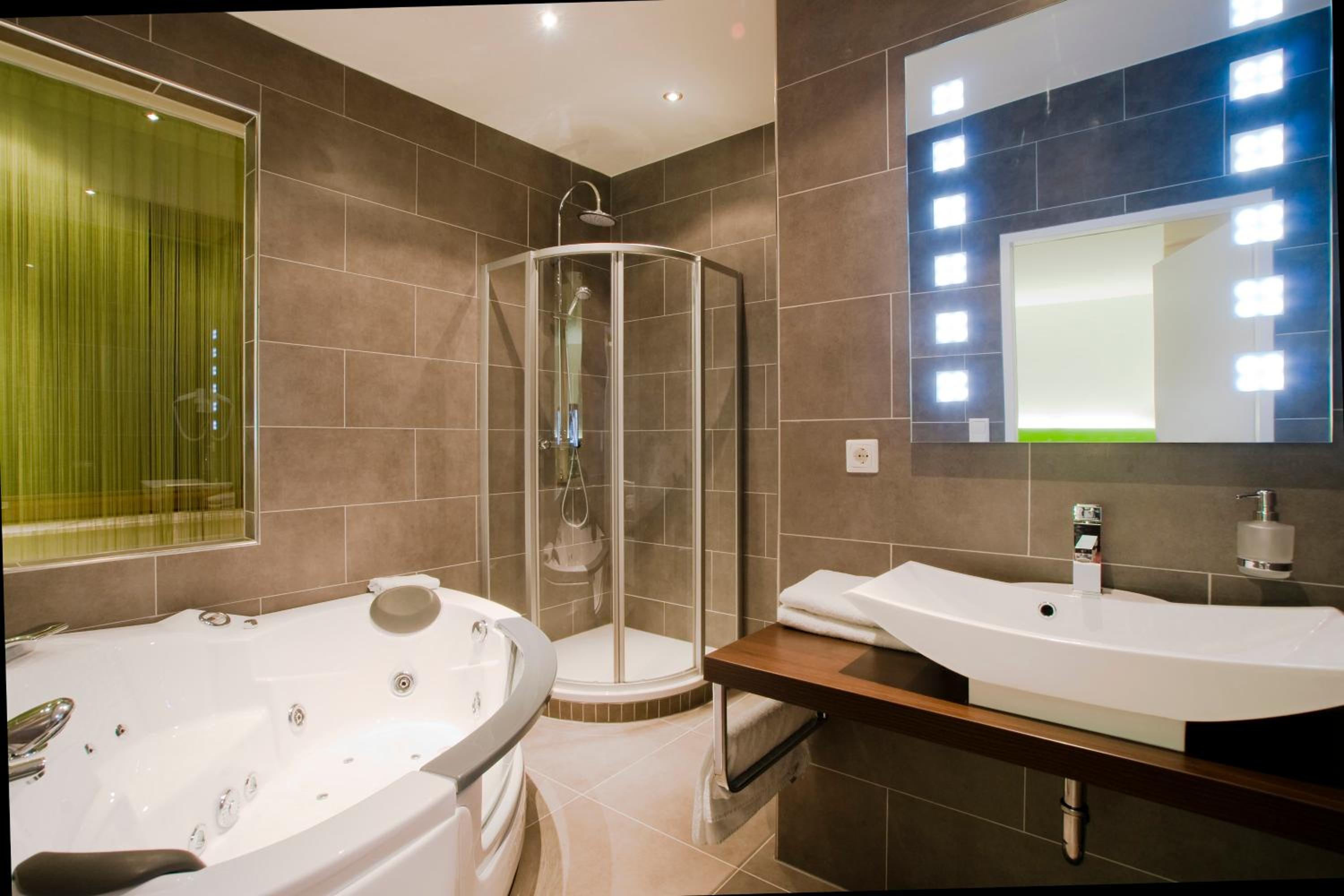 Superior Suite - Photo 4