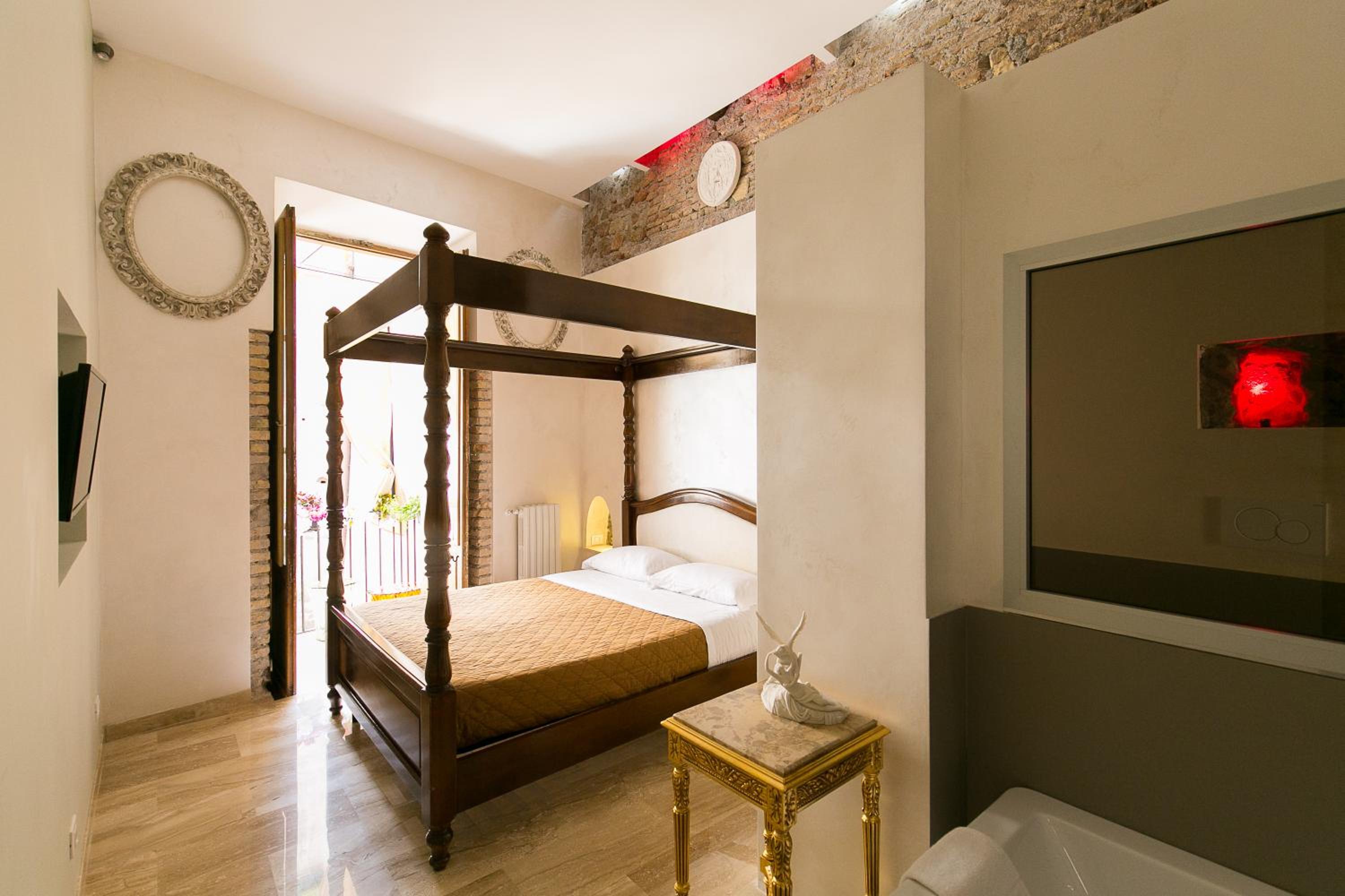 Deluxe Double Room with Bath photo 2