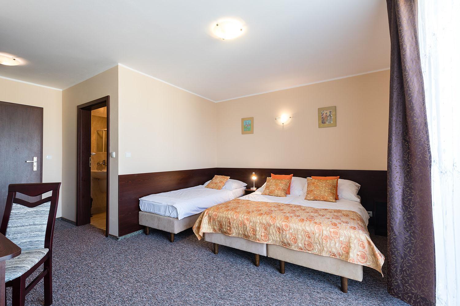 Deluxe Triple Room with Balcony photo 2