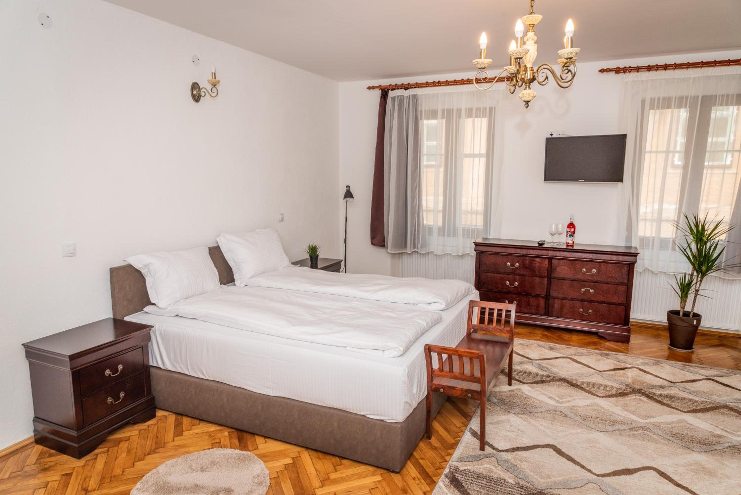 One-Bedroom Apartment - Photo 15