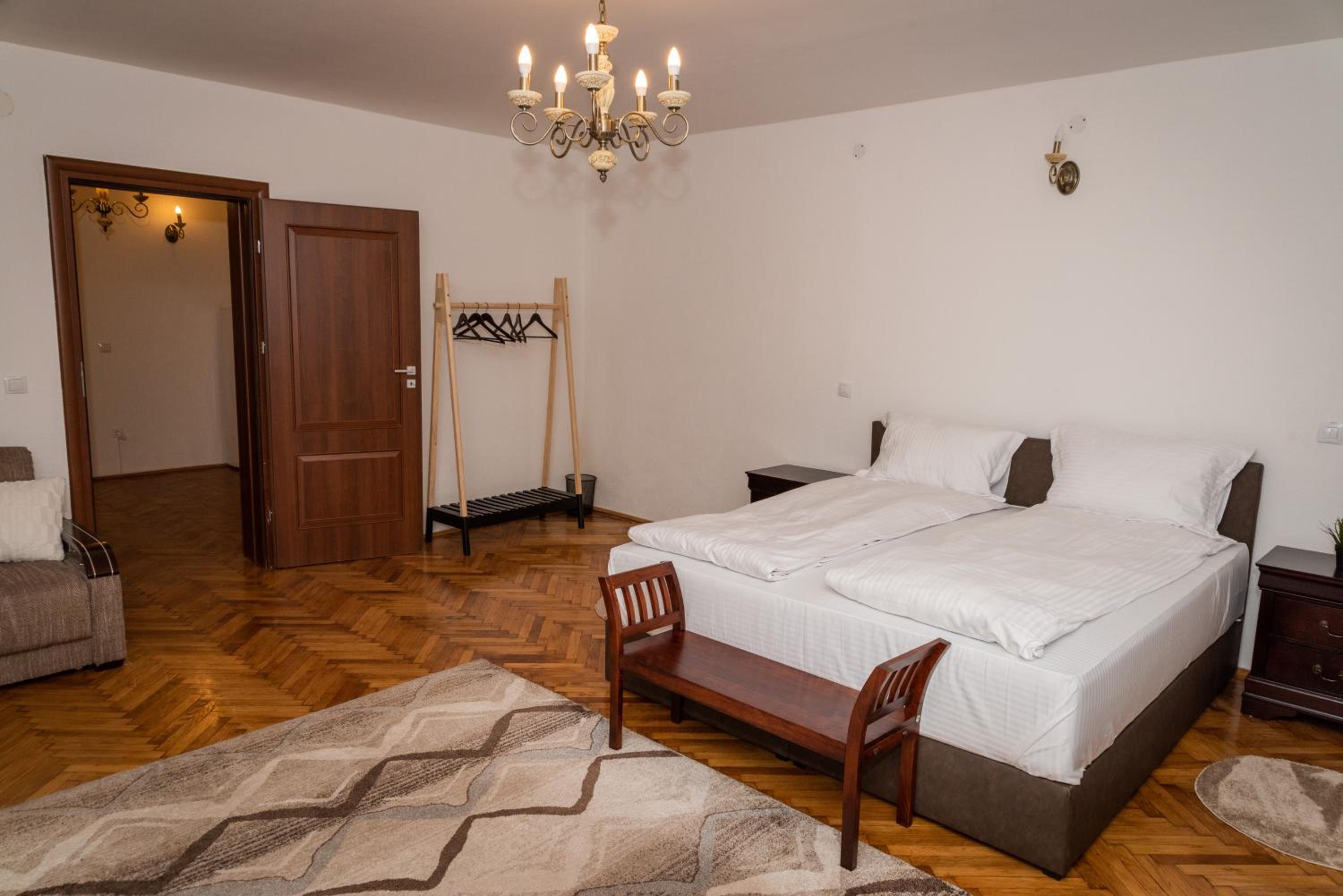One-Bedroom Apartment - Photo 6