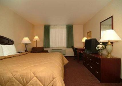 King Room - Non-Smoking - Photo 1