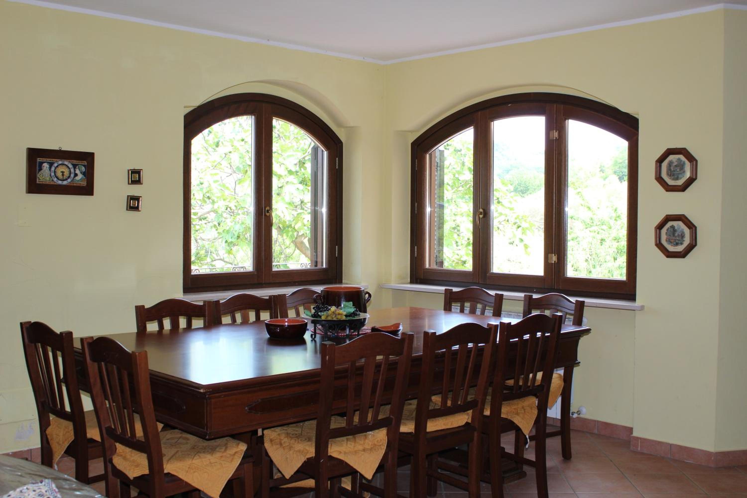 Villa - Photo 2
