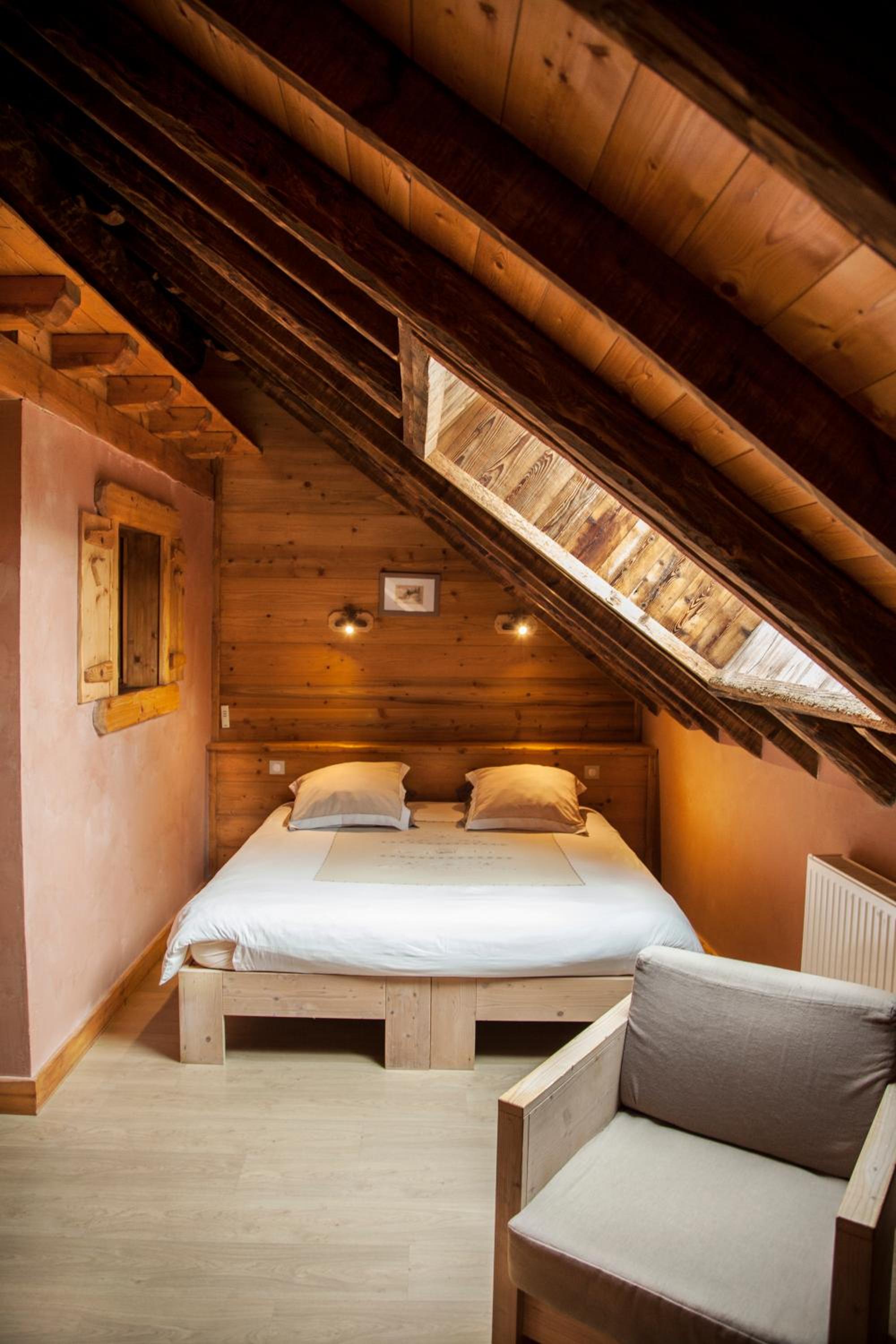4/5-Person Room