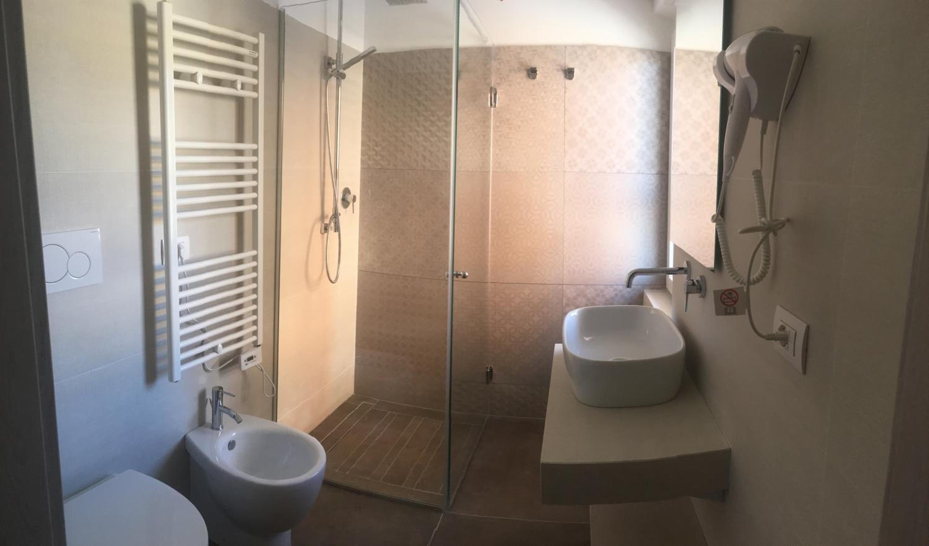 Double Room with Balcony (3 Adults) - Photo 2